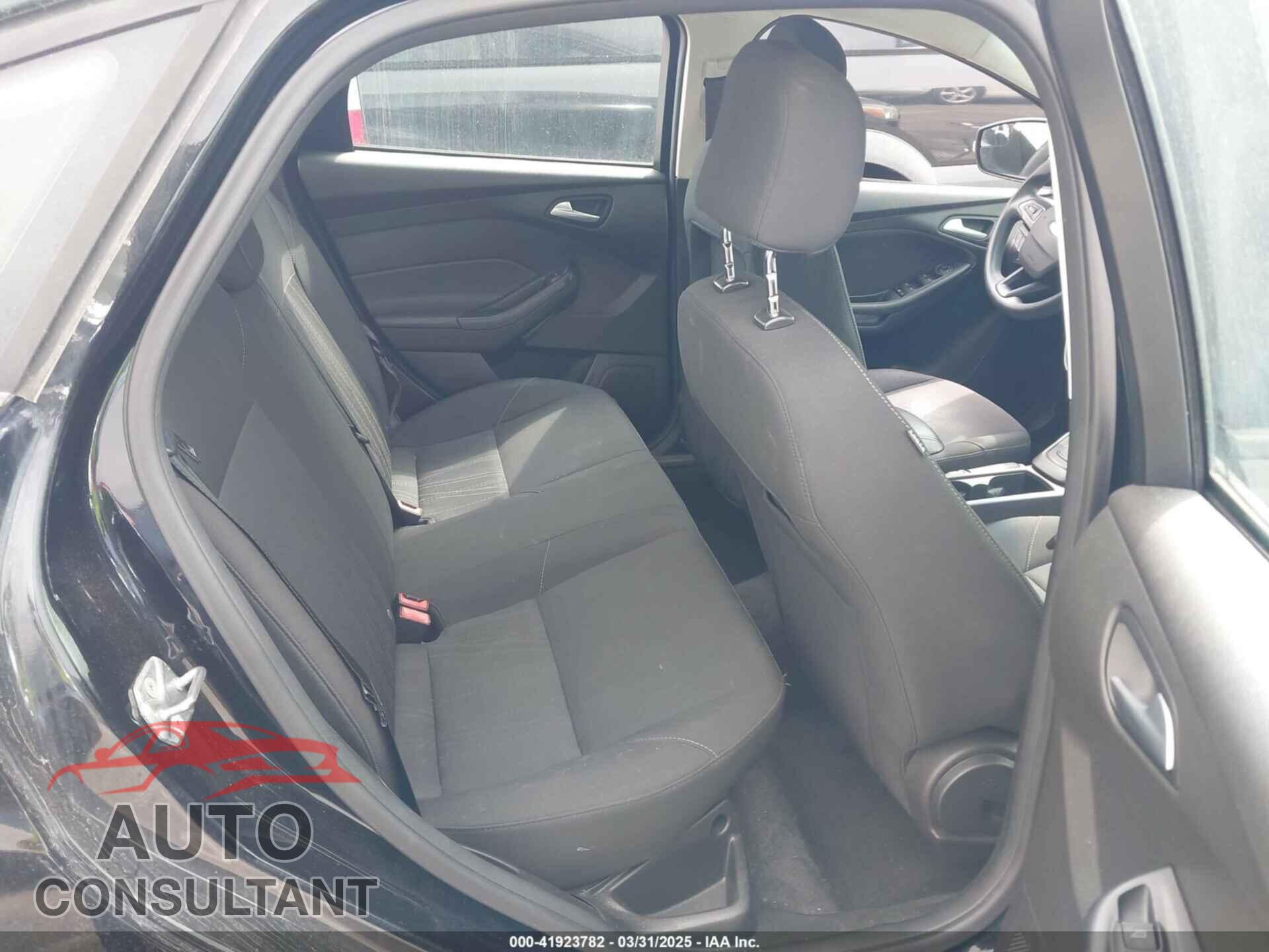 FORD FOCUS 2016 - 1FADP3F20GL264437