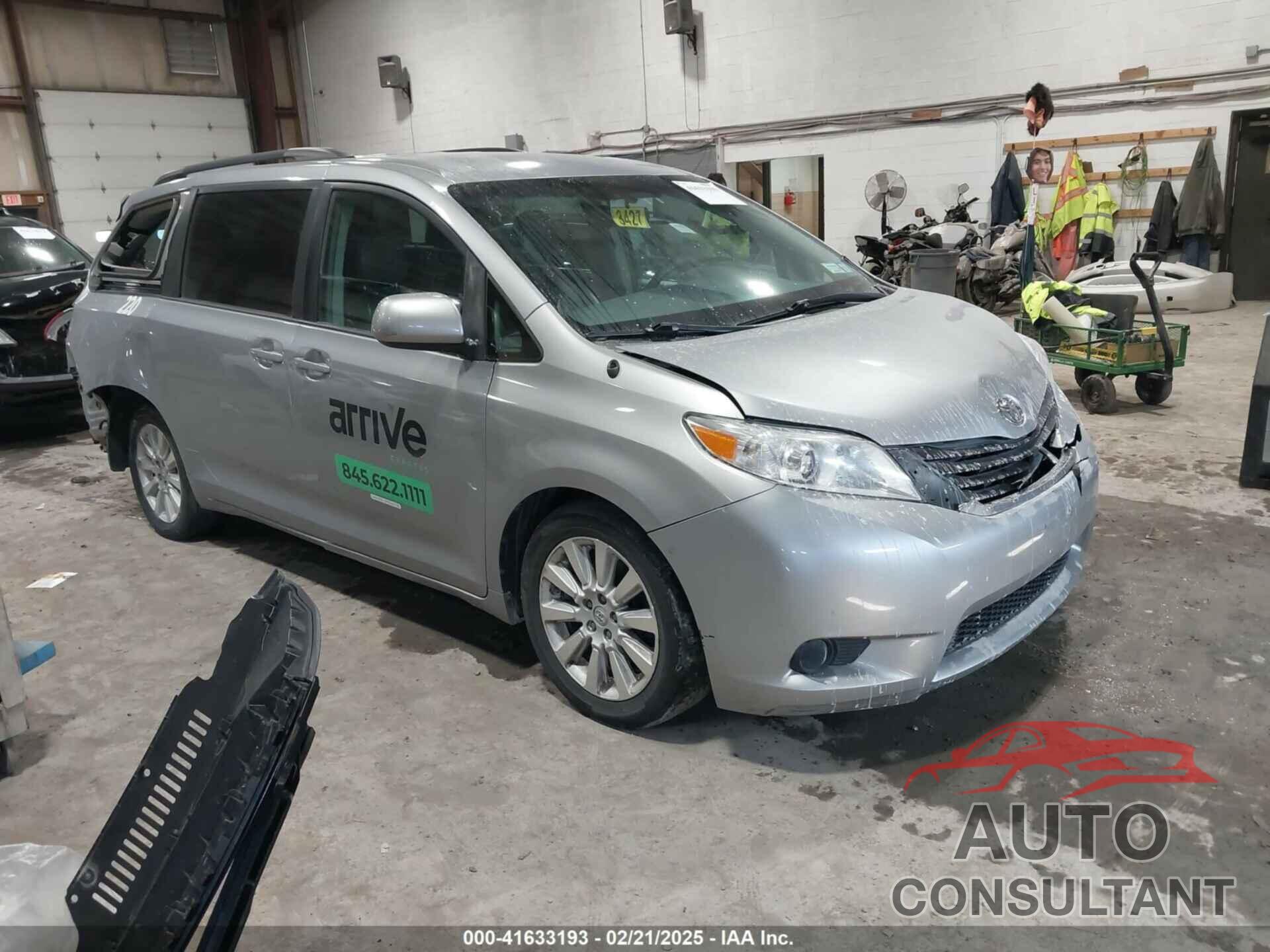 TOYOTA SIENNA 2013 - 5TDJK3DC0DS056429