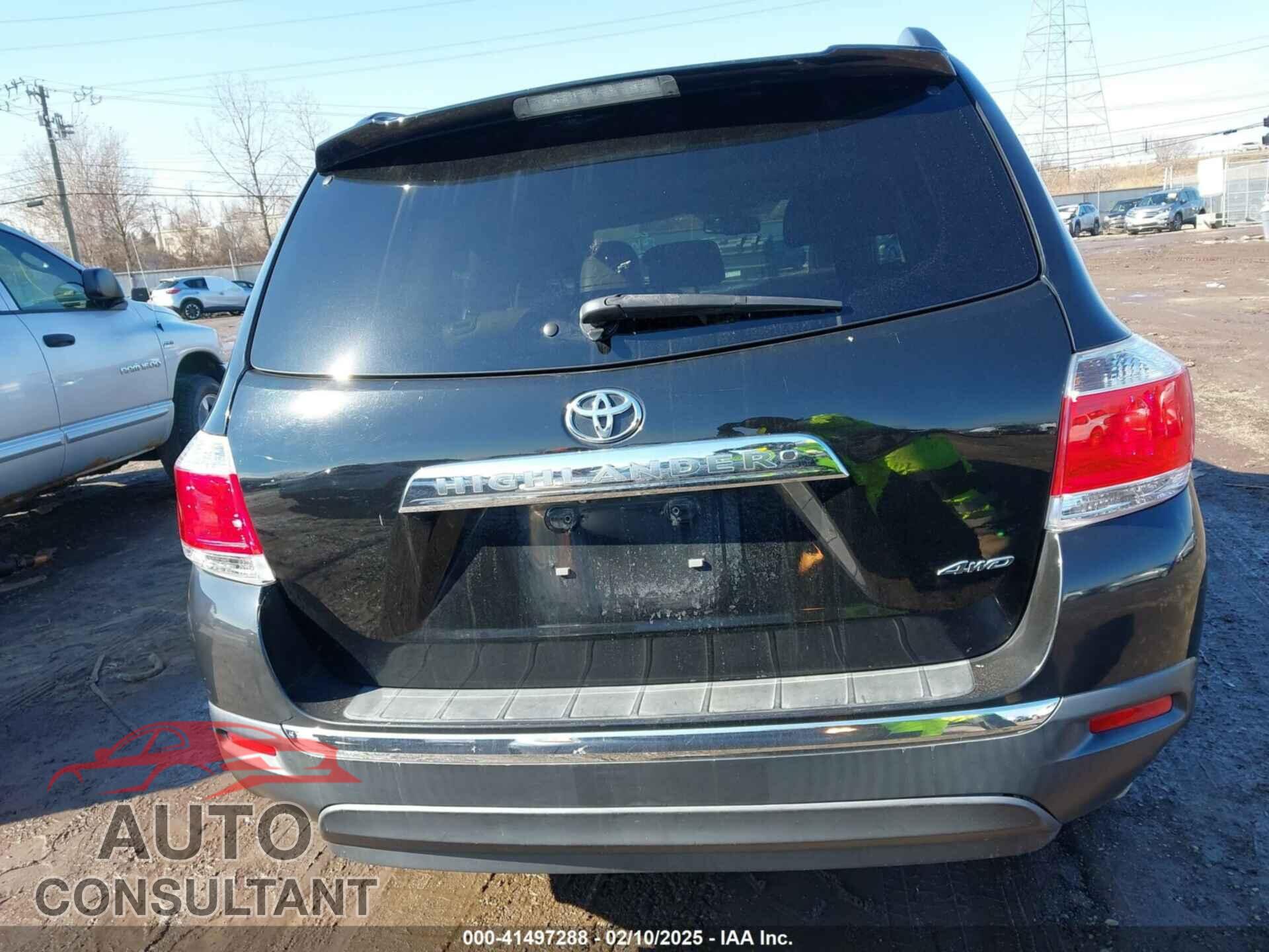 TOYOTA HIGHLANDER 2013 - 5TDBK3EH8DS227166