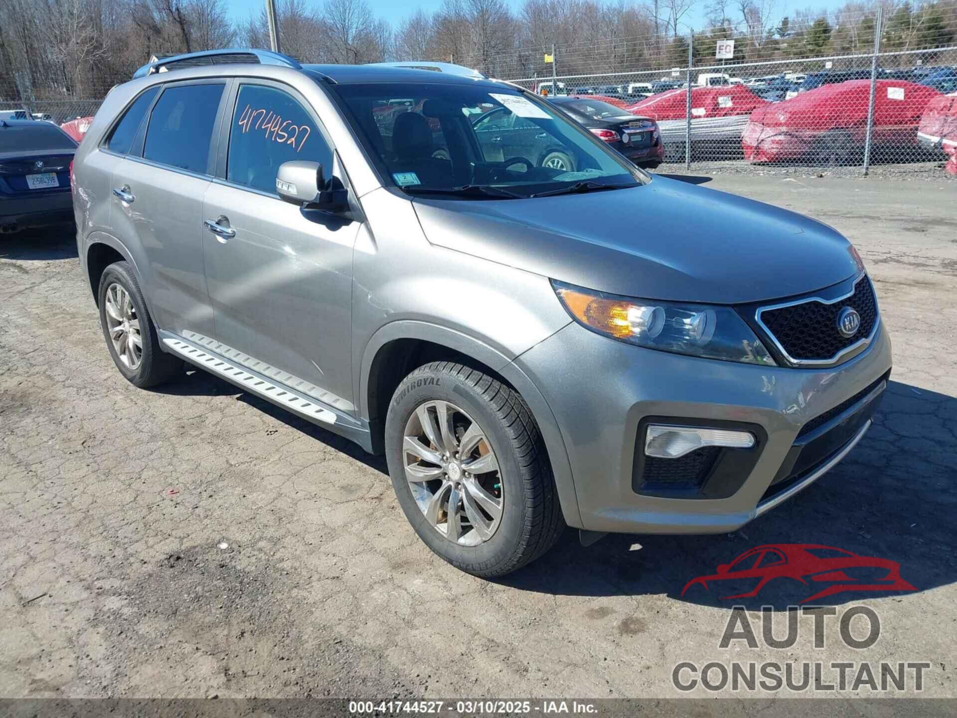 KIA SORENTO 2013 - 5XYKW4A21DG377287