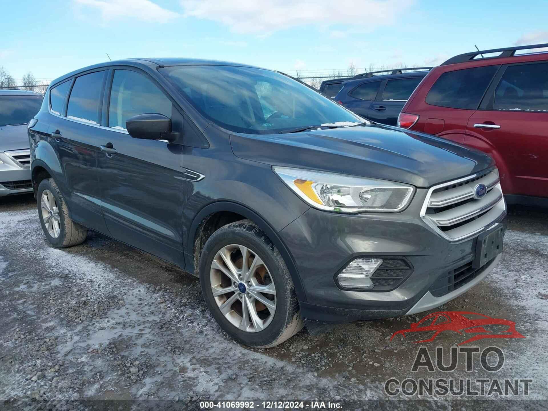 FORD ESCAPE 2017 - 1FMCU0GD5HUA40309