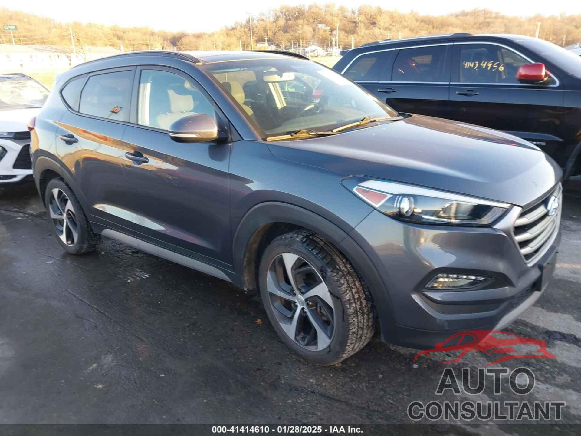 HYUNDAI TUCSON 2018 - KM8J33A28JU801083