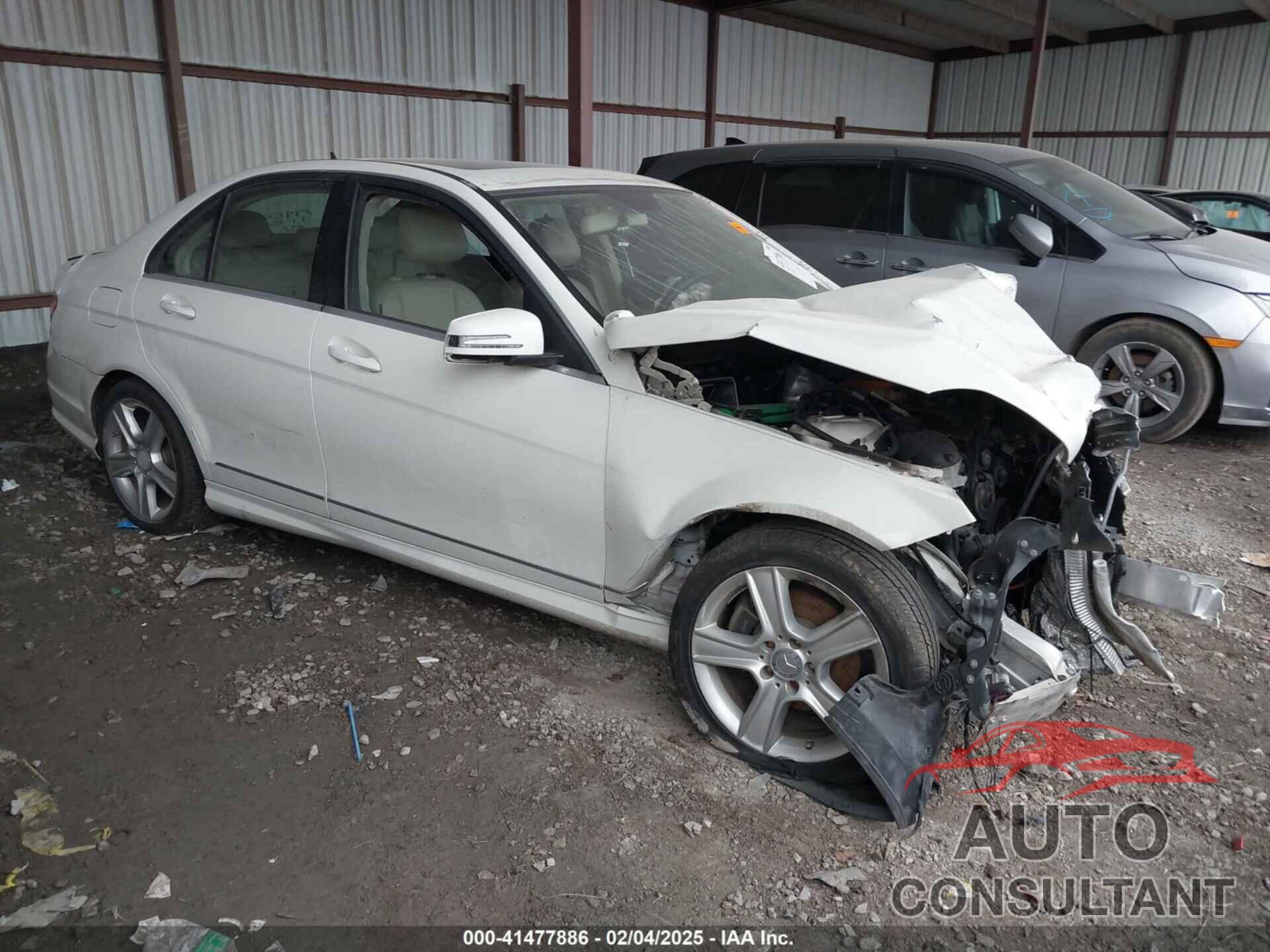 MERCEDES-BENZ C 300 2011 - WDDGF5EBXBA520875