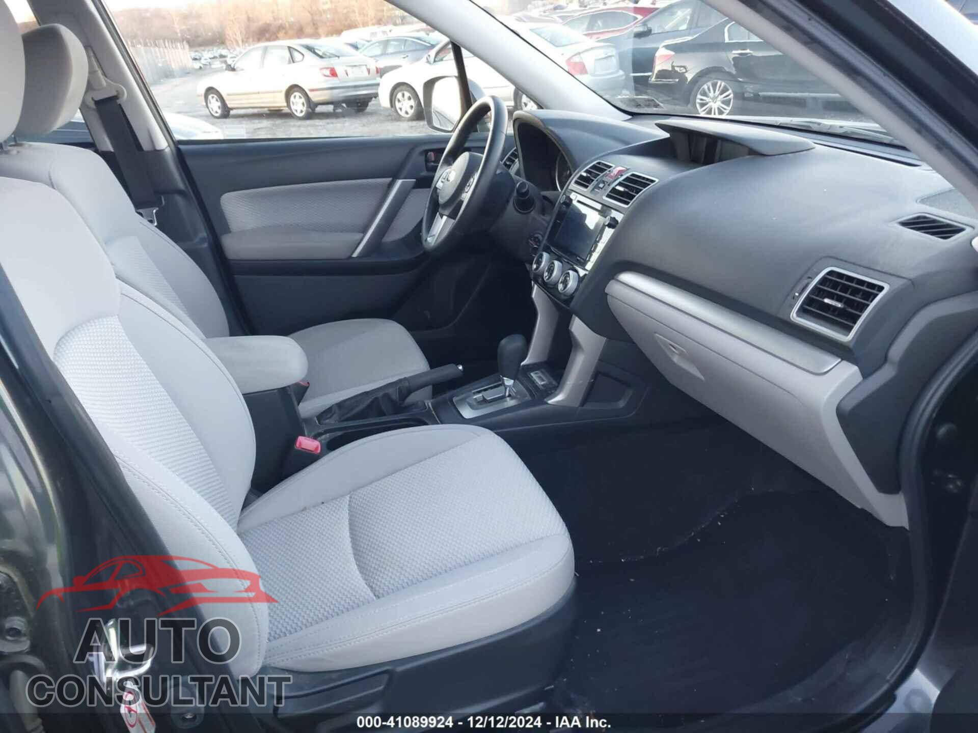 SUBARU FORESTER 2017 - JF2SJAEC2HH524215