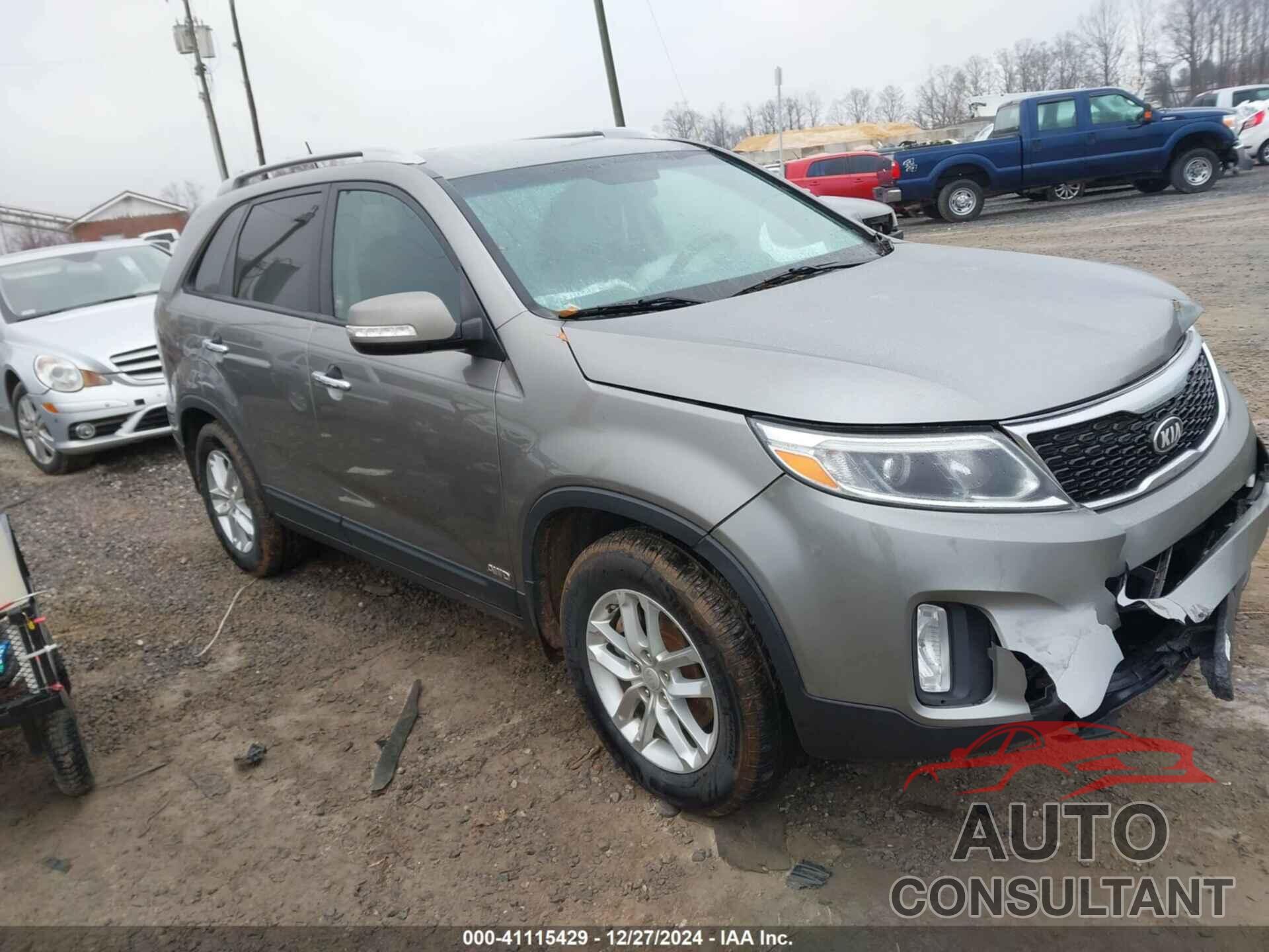 KIA SORENTO 2015 - 5XYKTCA64FG651770