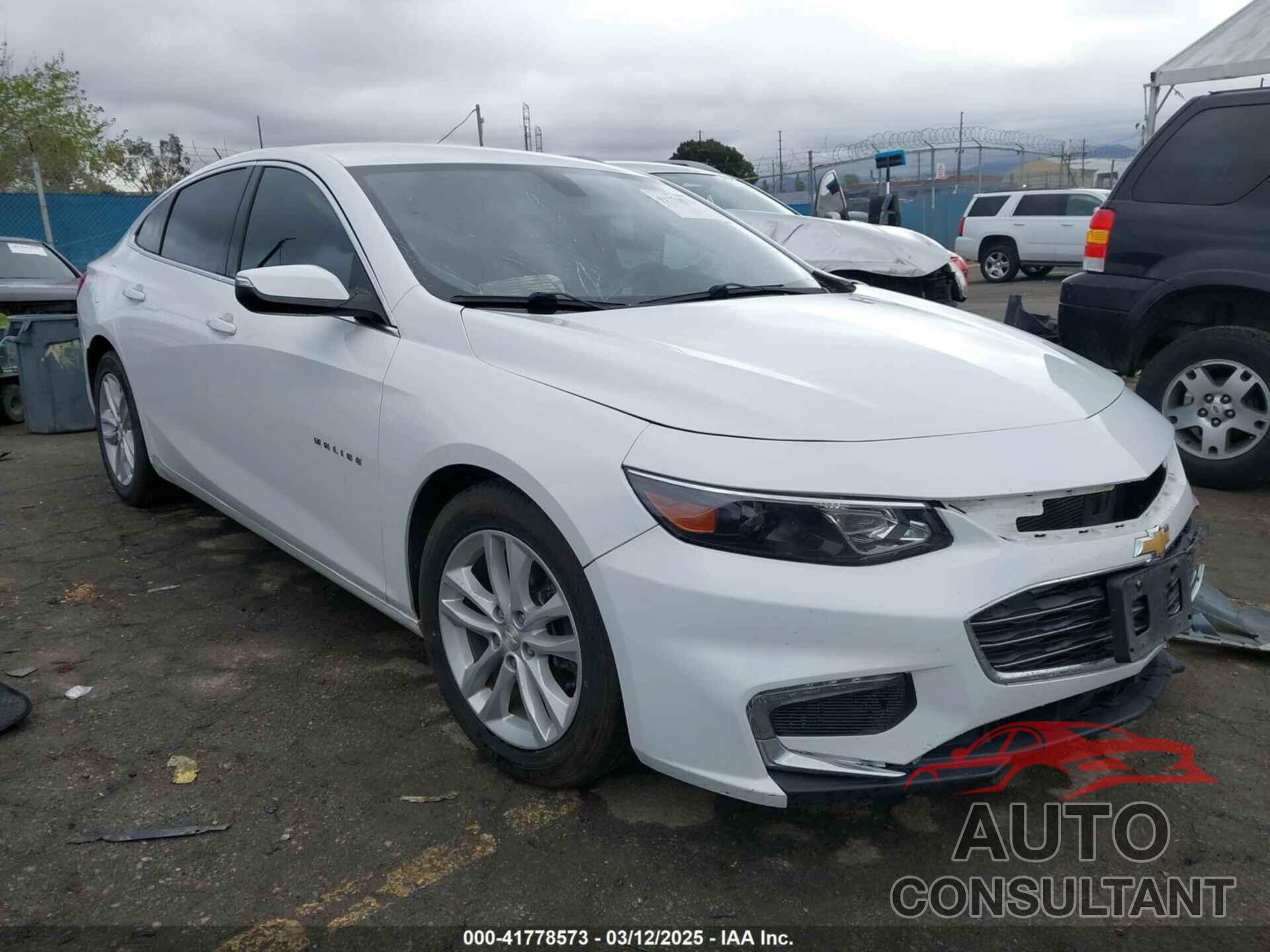 CHEVROLET MALIBU 2017 - 1G1ZE5ST4HF204850