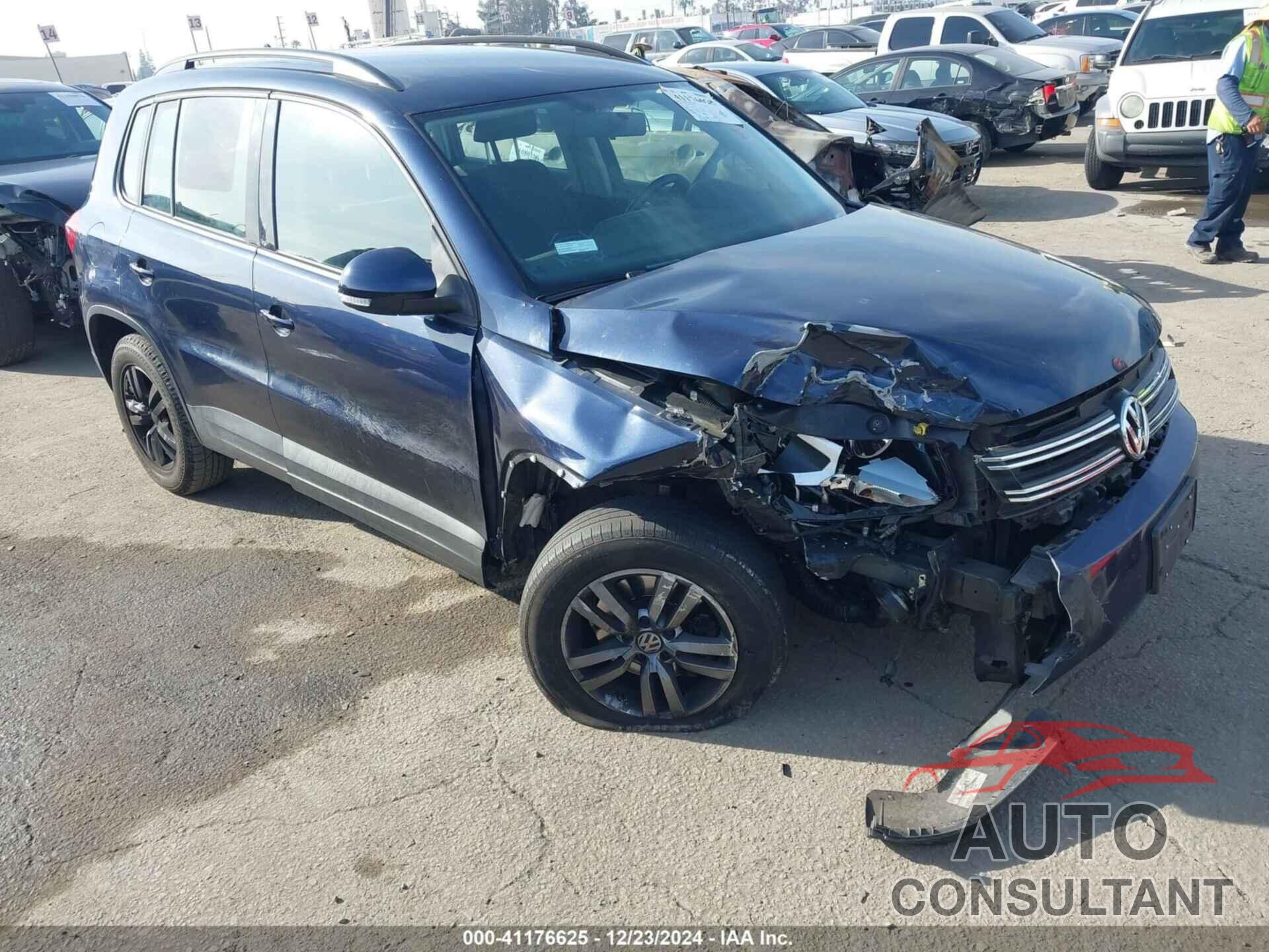 VOLKSWAGEN TIGUAN 2015 - WVGAV7AX3FW599374