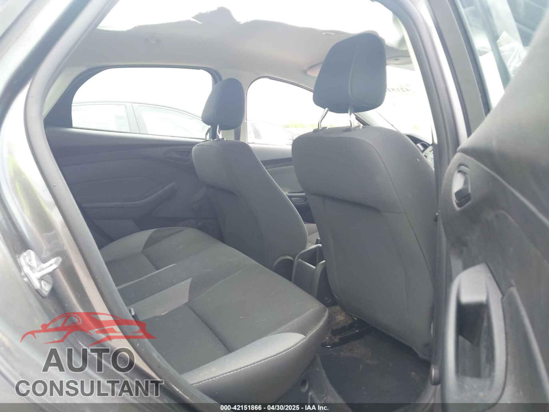 FORD FOCUS 2014 - 1FADP3E23EL276161