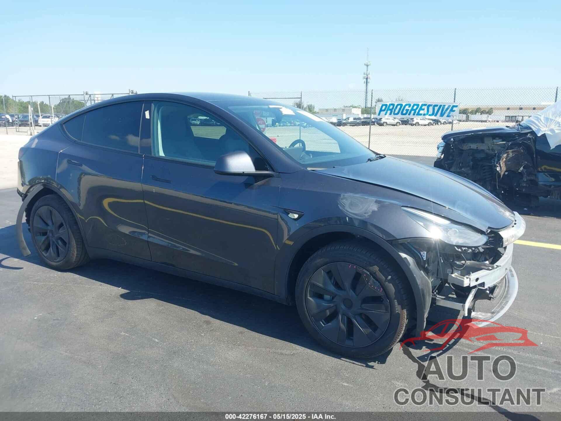 TESLA MODEL Y 2025 - 7SAYGDED8SA371543