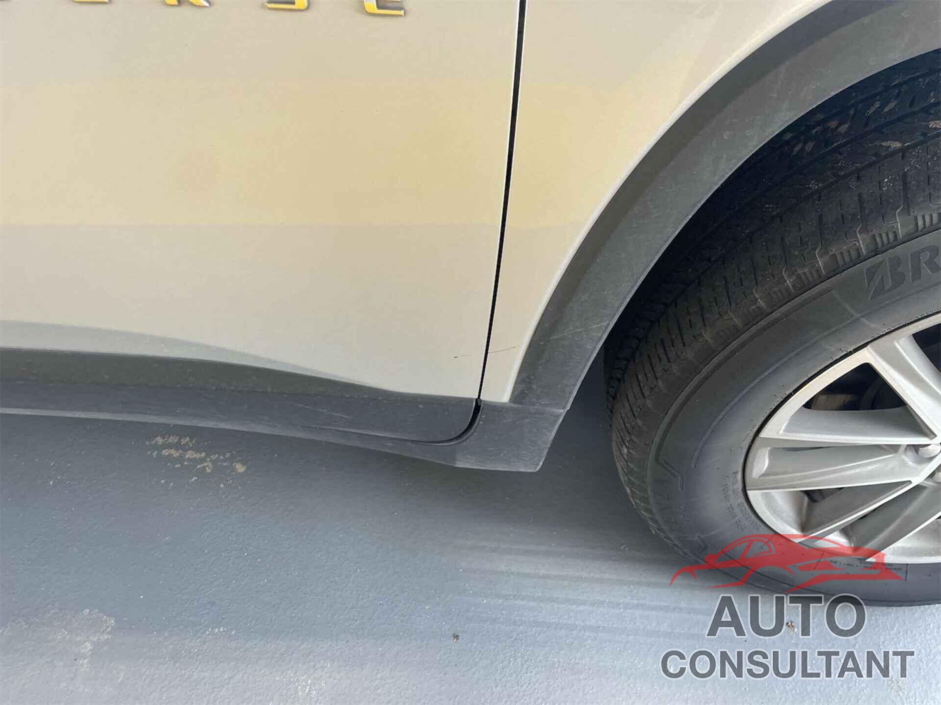 CHEVROLET TRAVERSE 2022 - 1GNERGKW7NJ173464