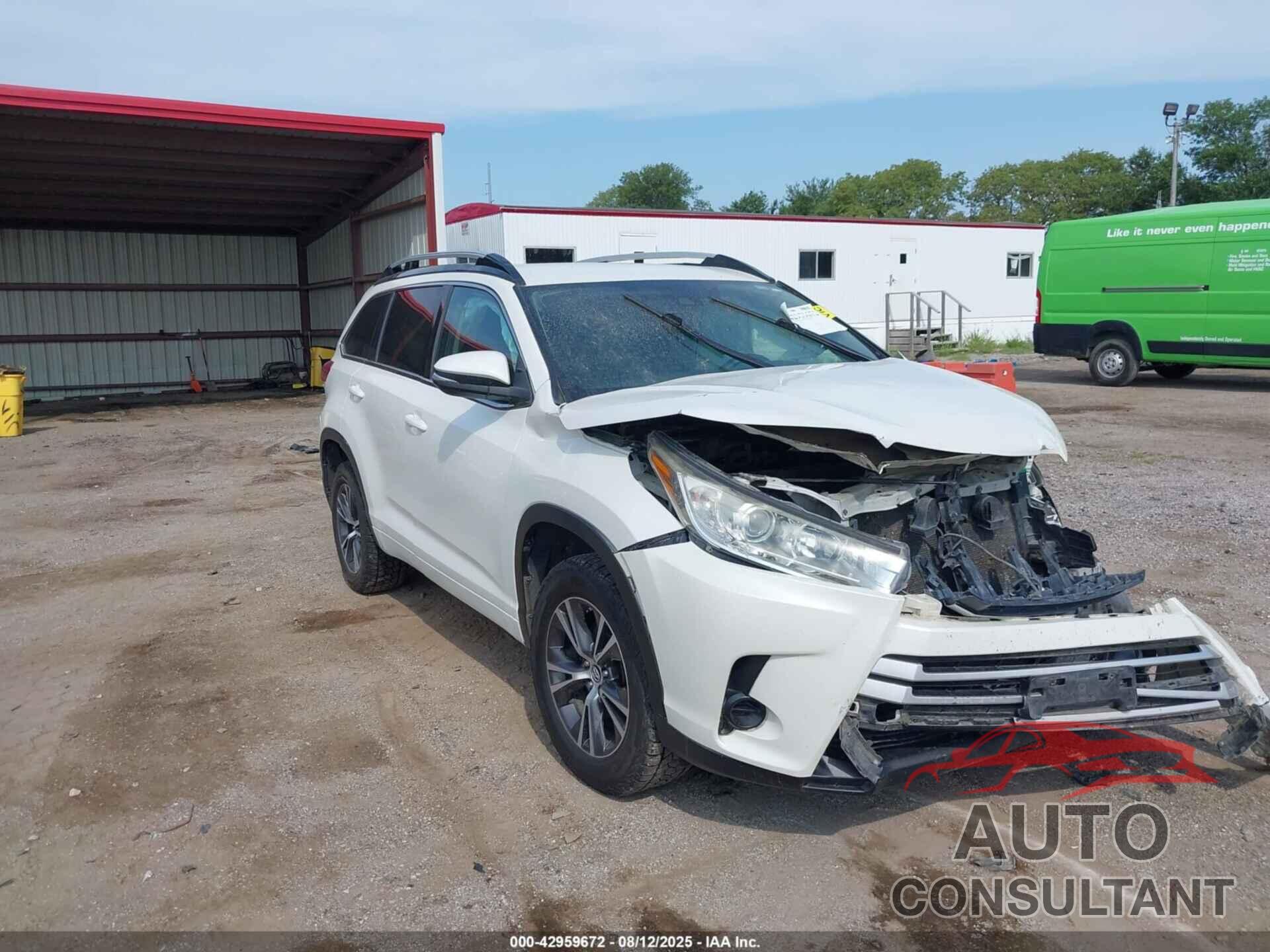 TOYOTA HIGHLANDER 2017 - 5TDZARFH7HS024021