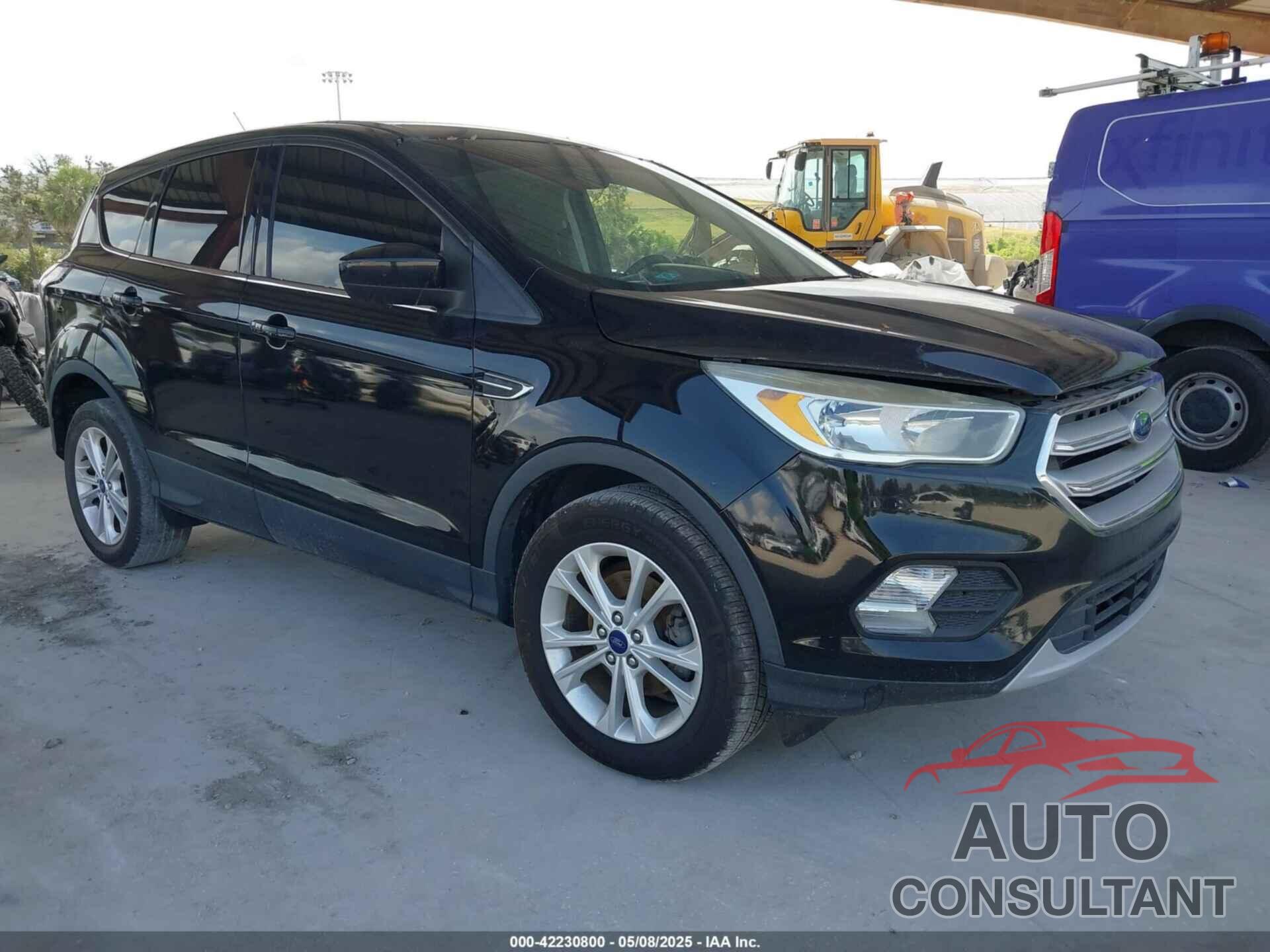 FORD ESCAPE 2017 - 1FMCU0GD5HUA58132