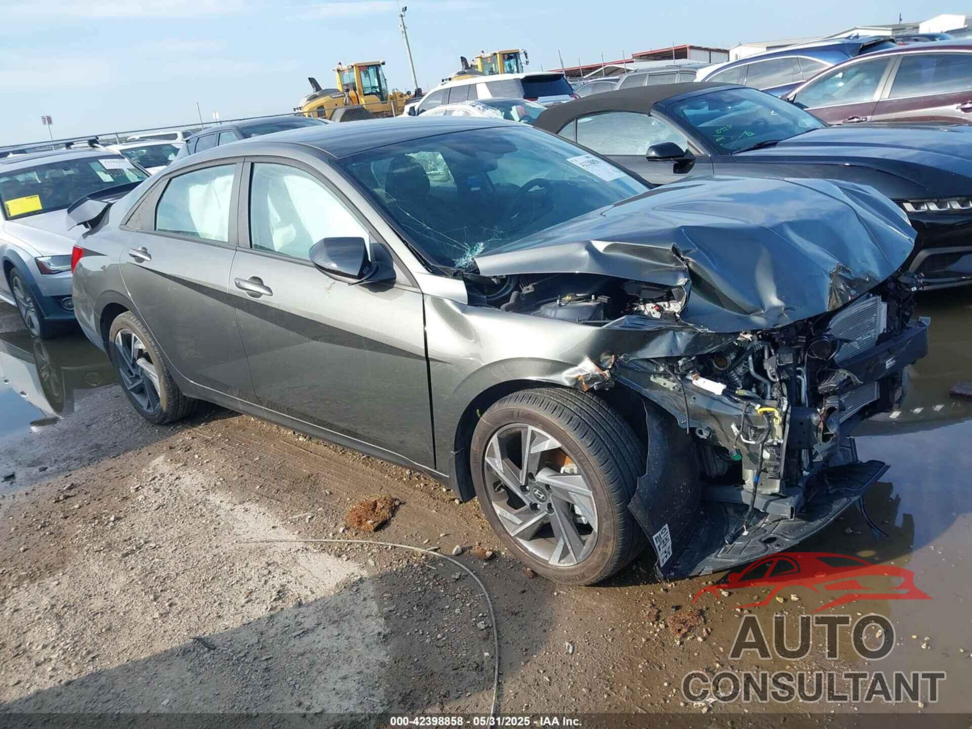 HYUNDAI ELANTRA 2025 - KMHLM4DG8SU882039