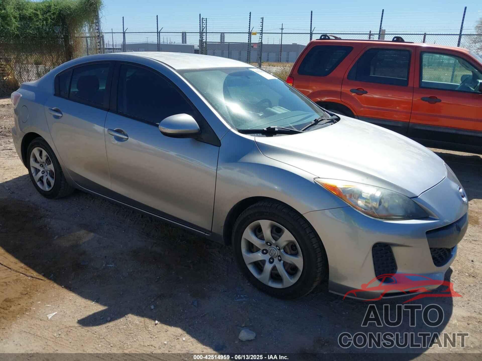 MAZDA MAZDA3 2012 - JM1BL1UG8C1555371