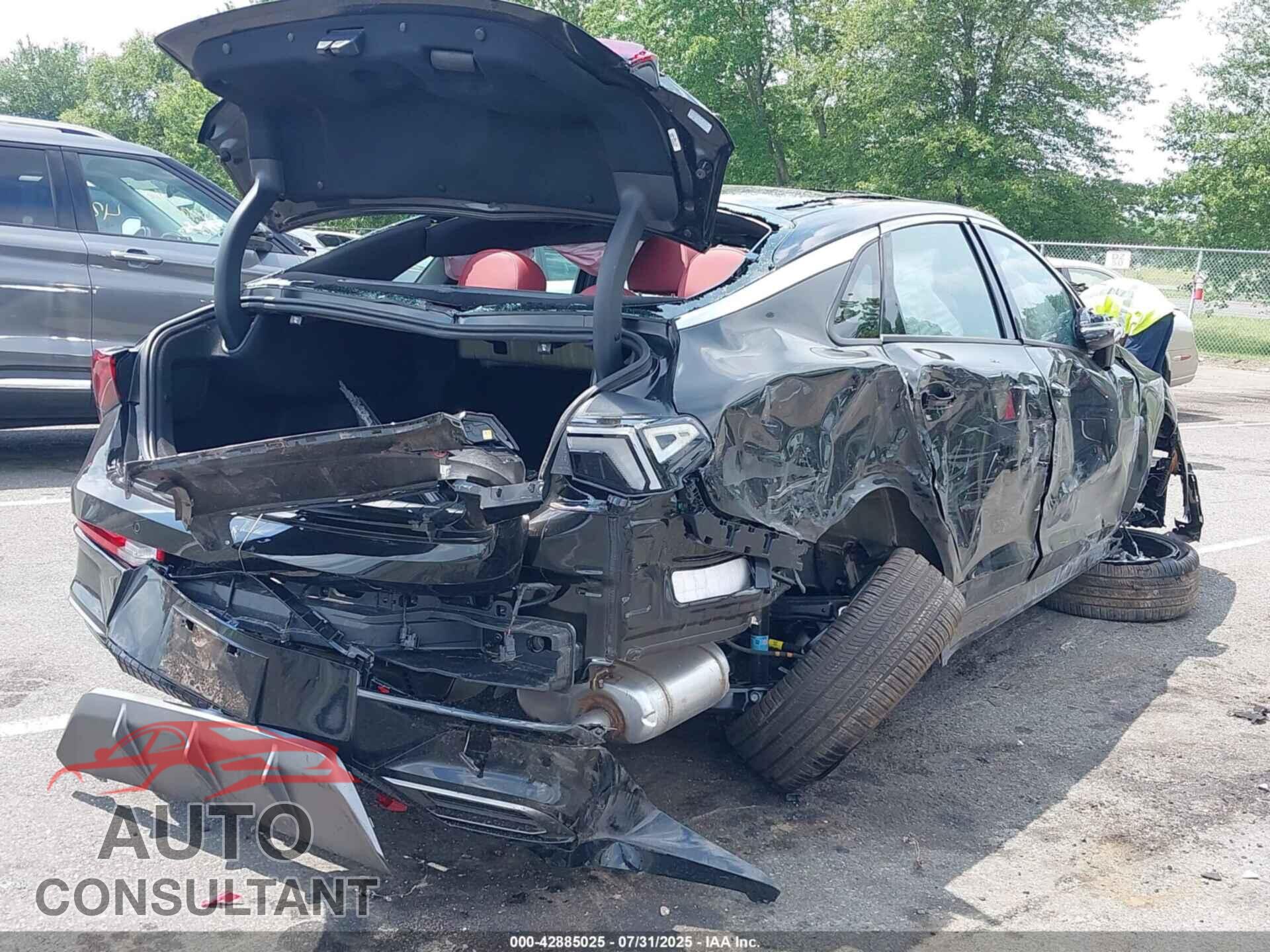 KIA K5 2025 - KNAG64J71S5382333