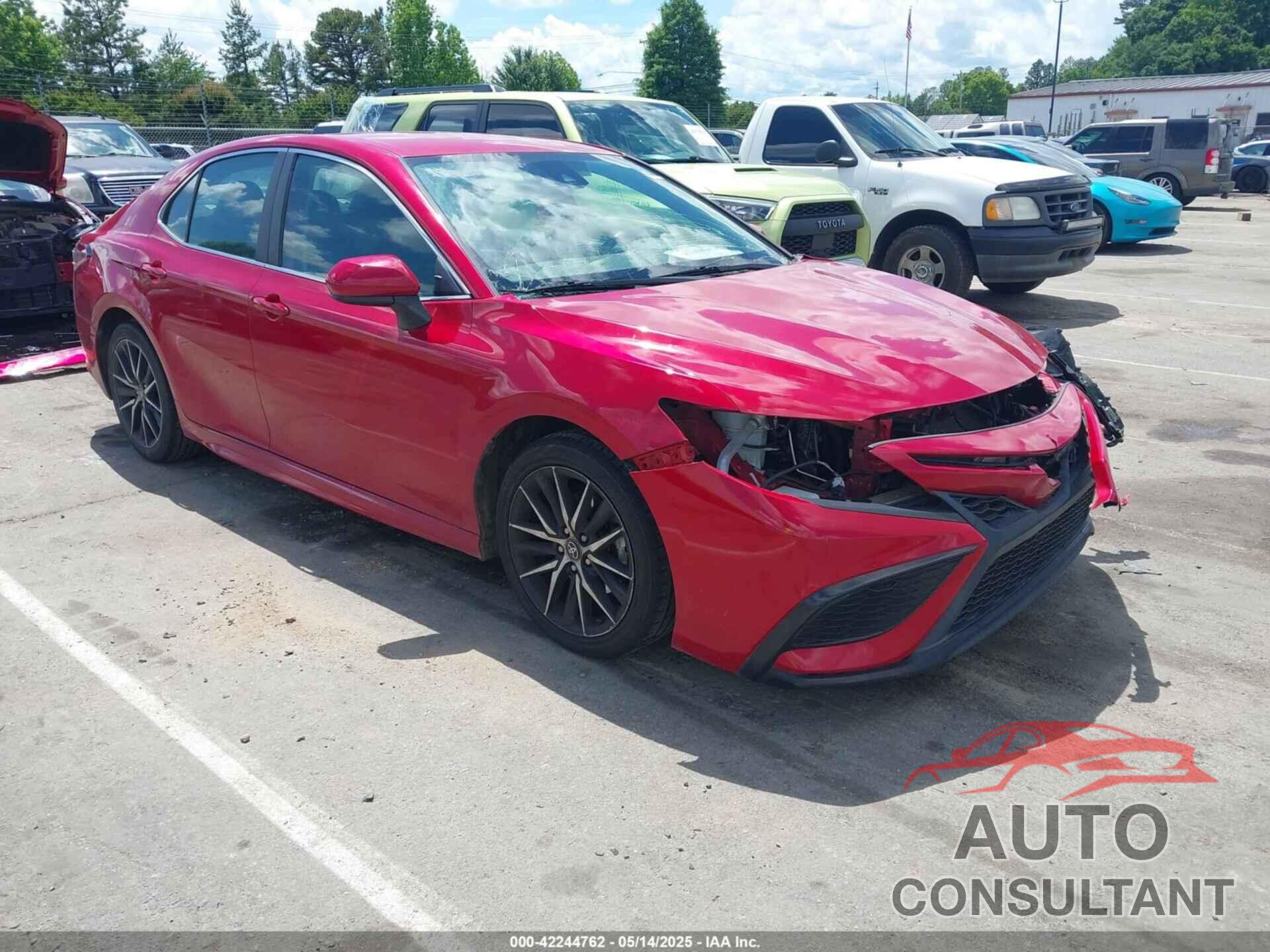 TOYOTA CAMRY 2021 - 4T1G11AK5MU407274