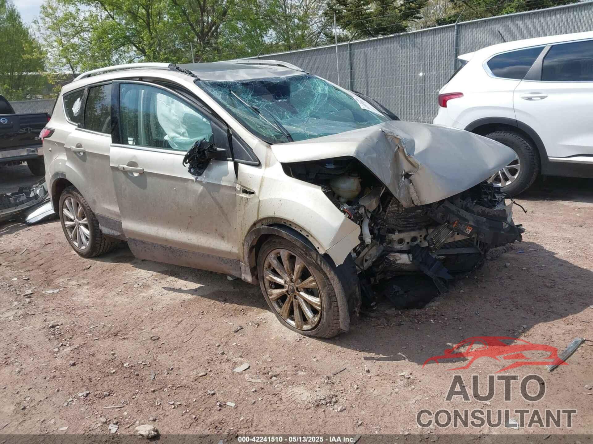 FORD ESCAPE 2017 - 1FMCU9JD7HUD28765