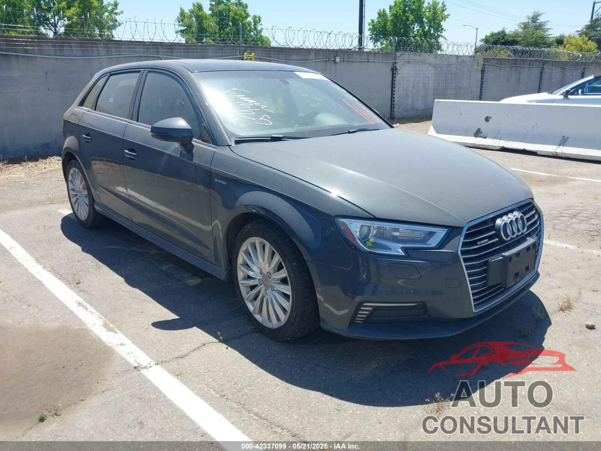 AUDI A3 E-TRON 2017 - WAUUPBFF4HA044283