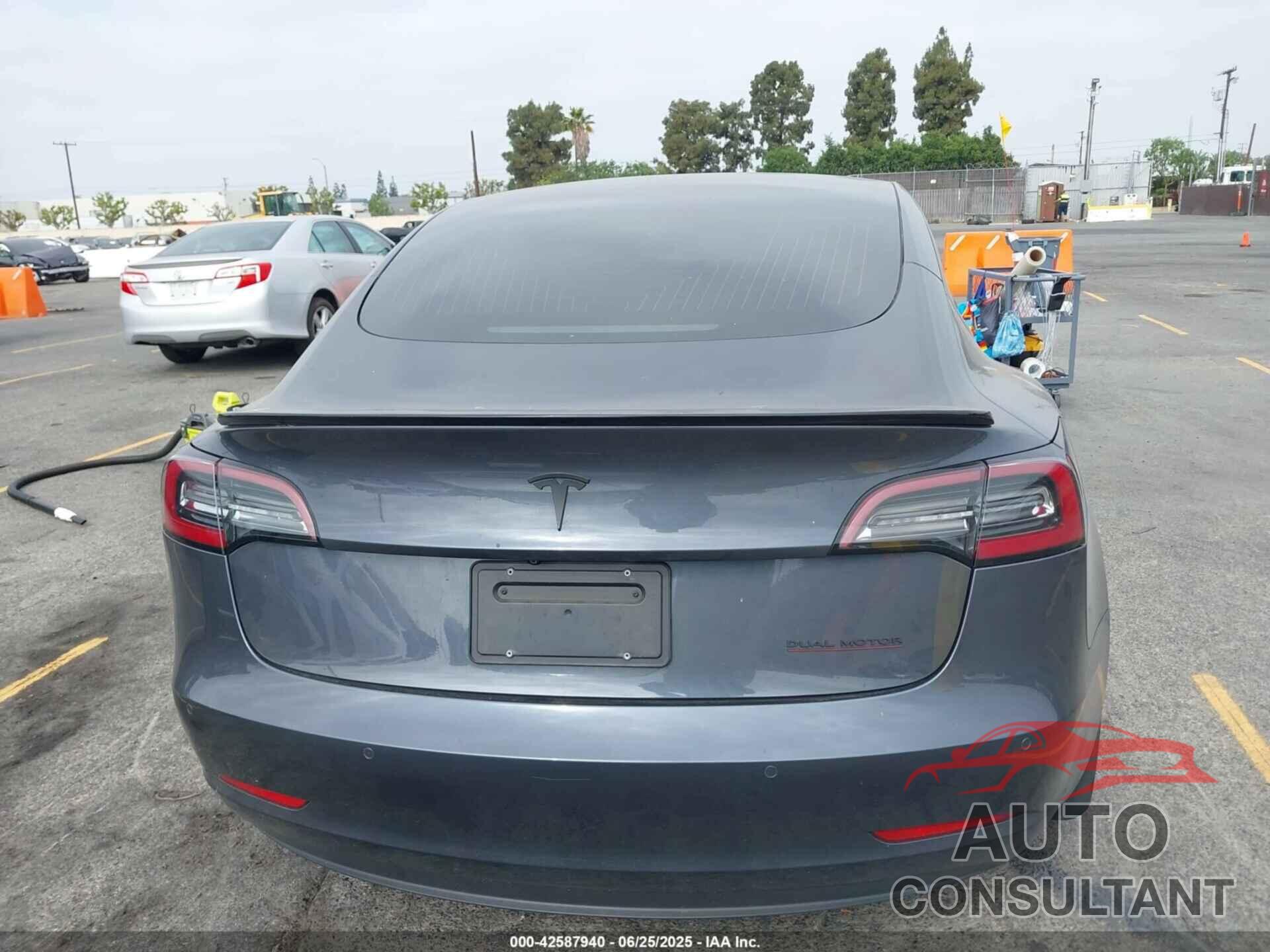 TESLA MODEL 3 2018 - 5YJ3E1EB9JF147810