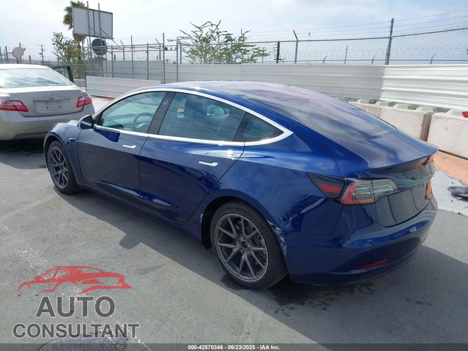 TESLA MODEL 3 2018 - 5YJ3E1EA3JF044857