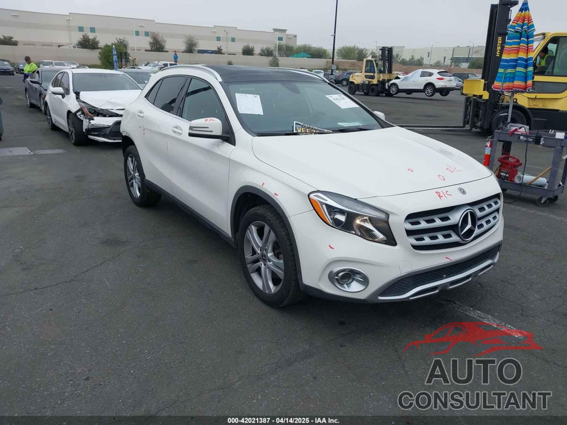 MERCEDES-BENZ GLA 250 2018 - WDCTG4EB7JJ472597