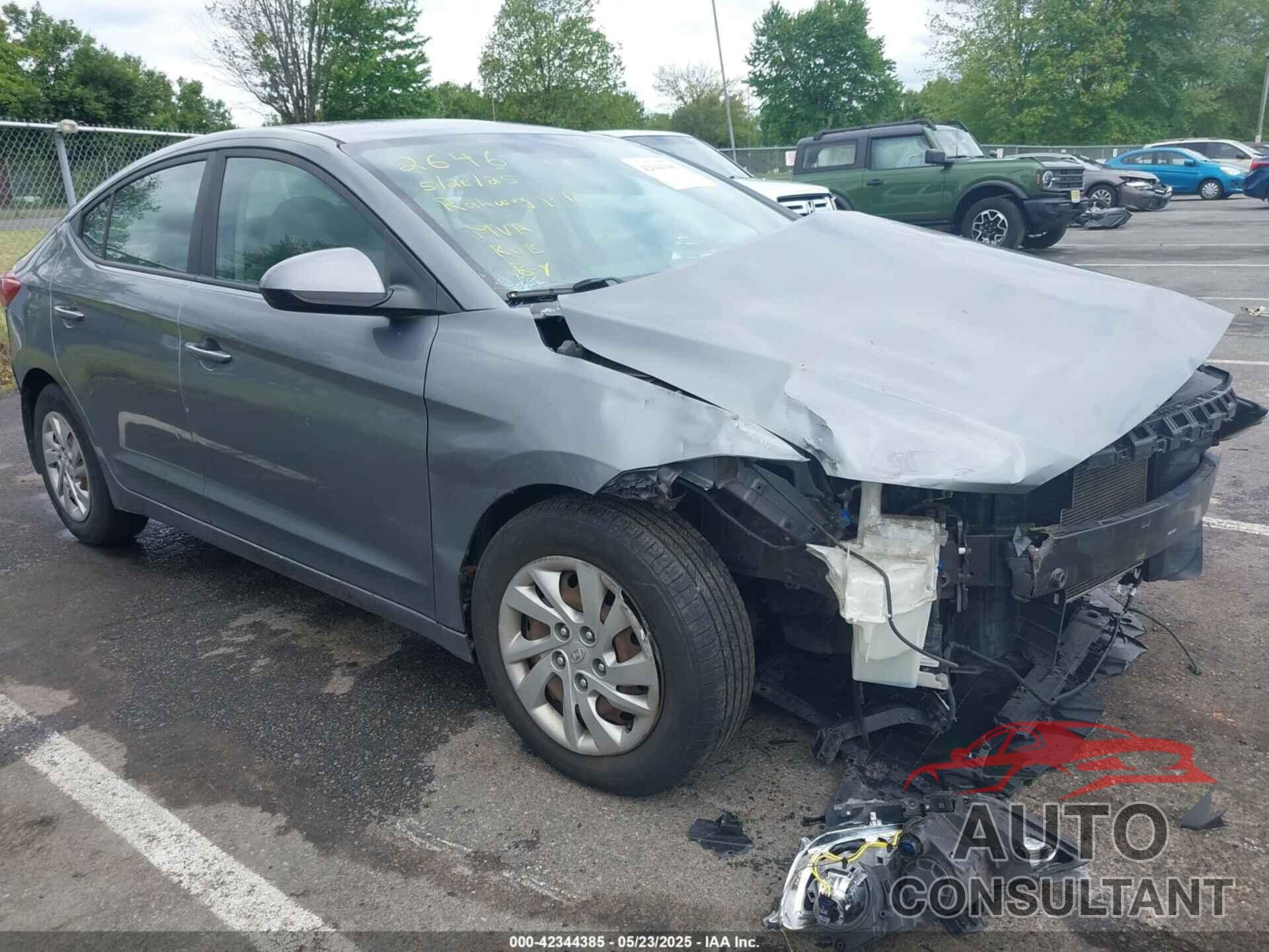 HYUNDAI ELANTRA 2017 - KMHD74LFXHU152646