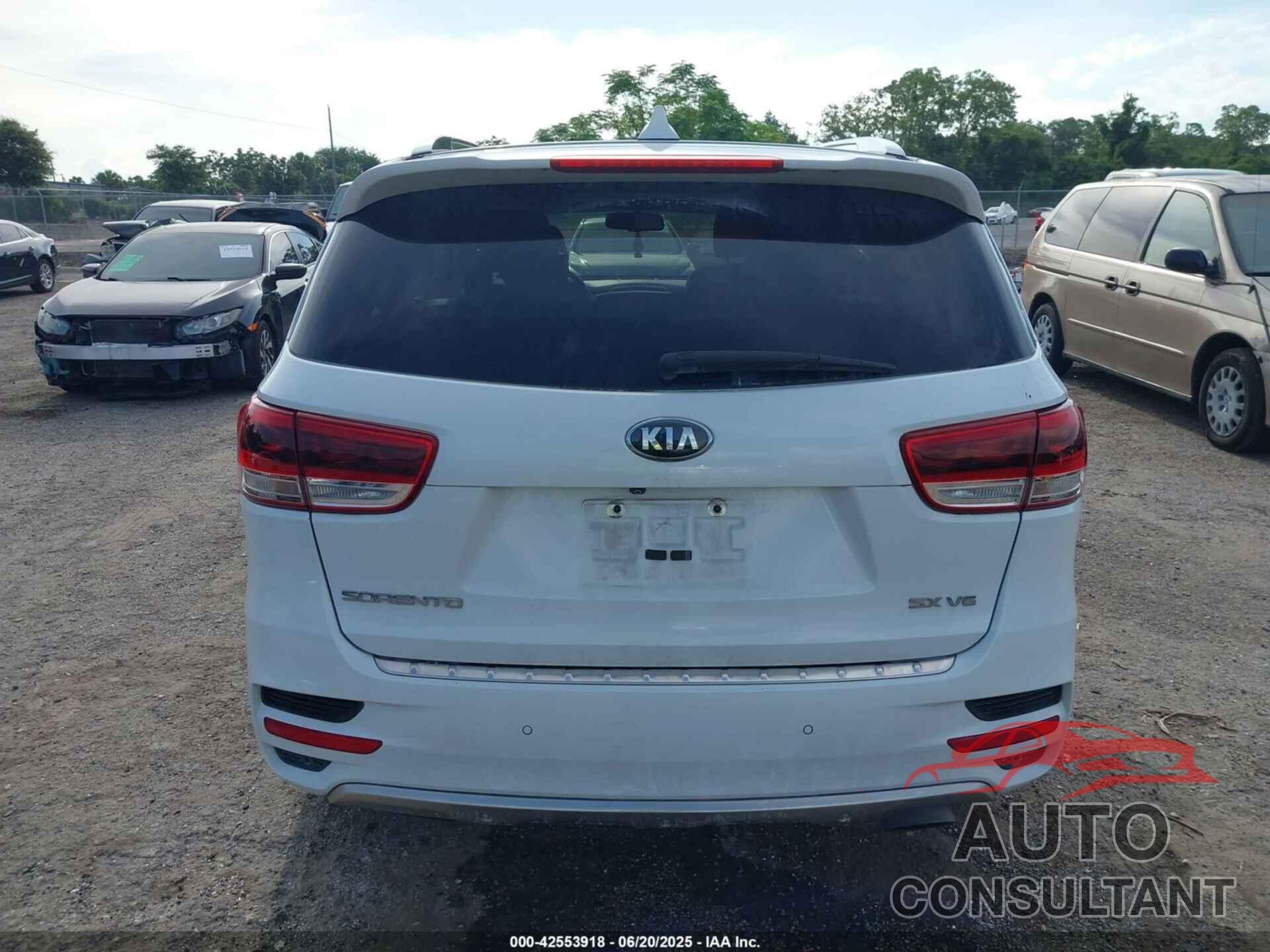 KIA SORENTO 2017 - 5XYPK4A50HG308771
