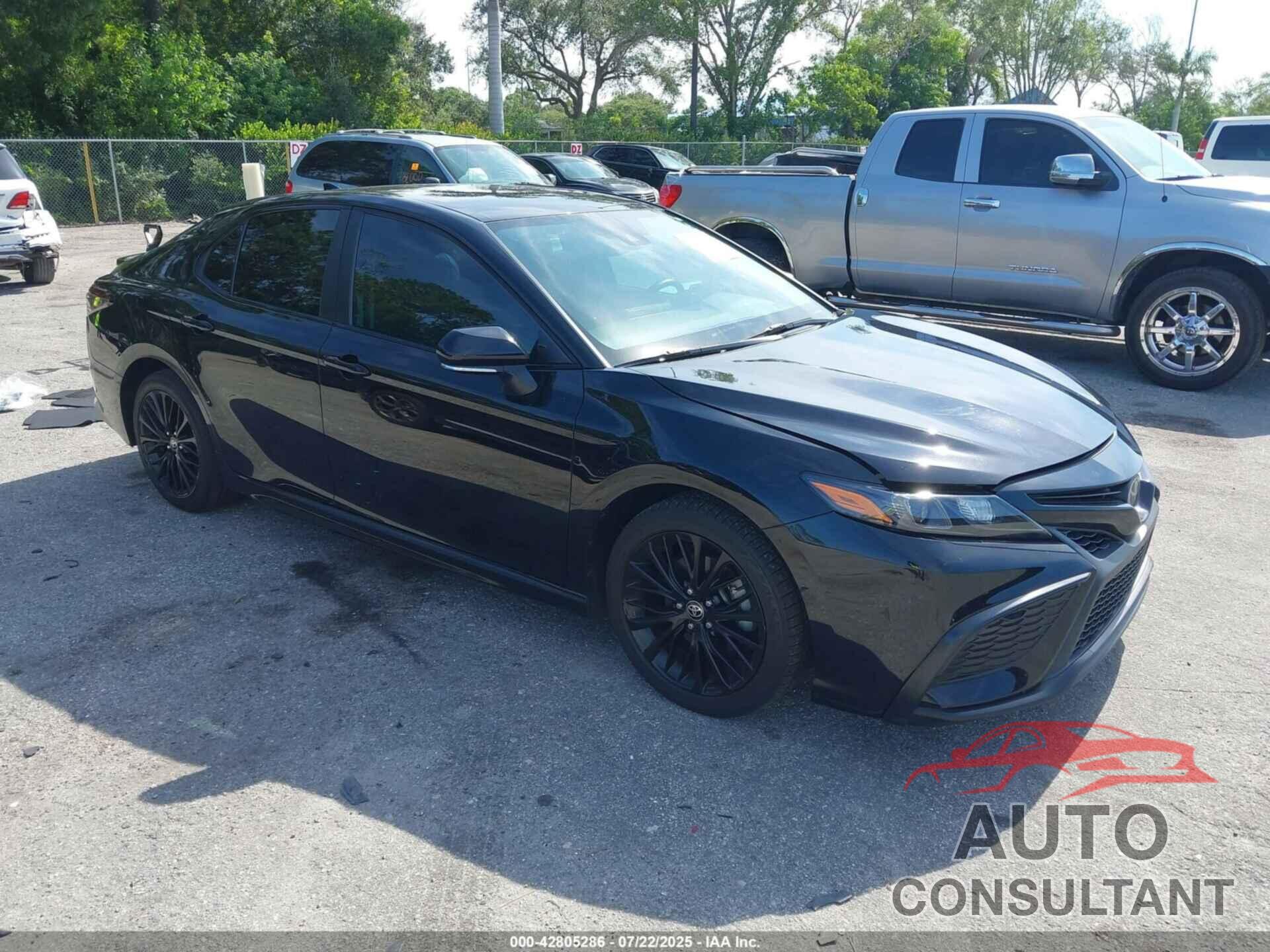 TOYOTA CAMRY 2022 - 4T1T11AK0NU044270