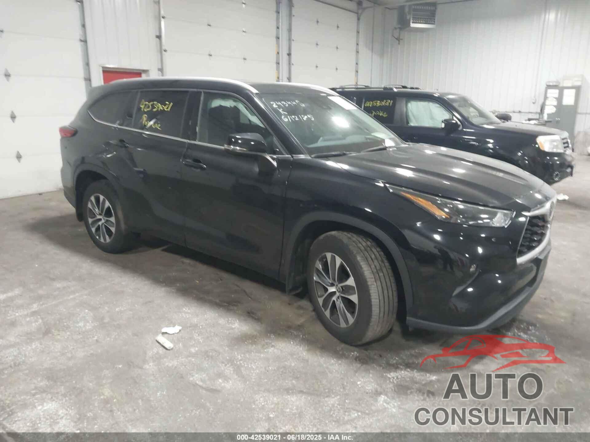 TOYOTA HIGHLANDER 2022 - 5TDGZRBH8NS252644