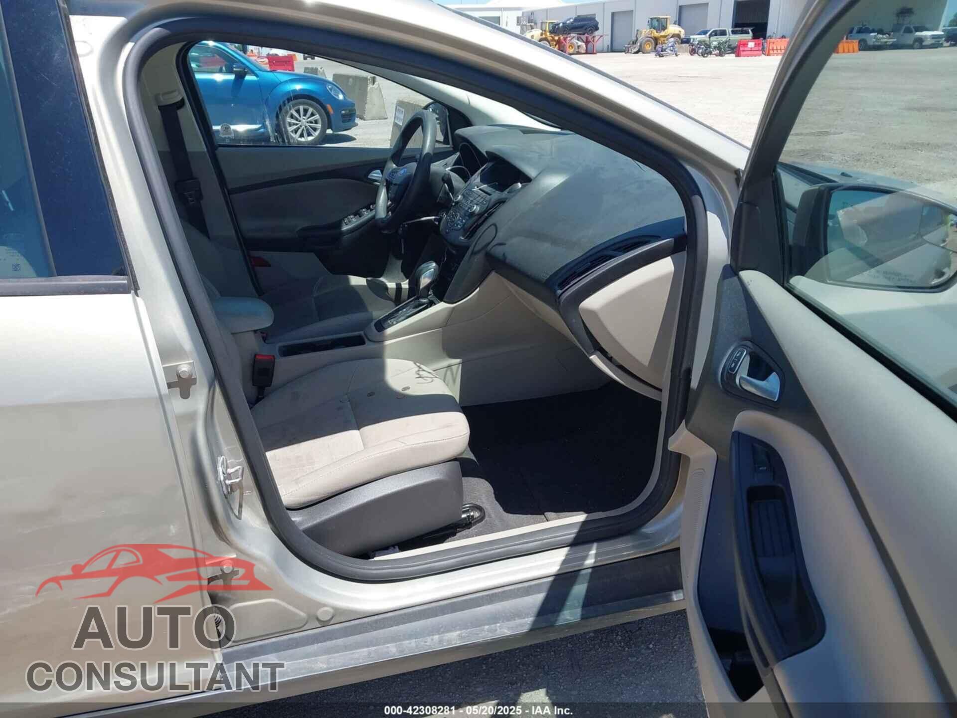 FORD FOCUS 2016 - 1FADP3F27GL399317