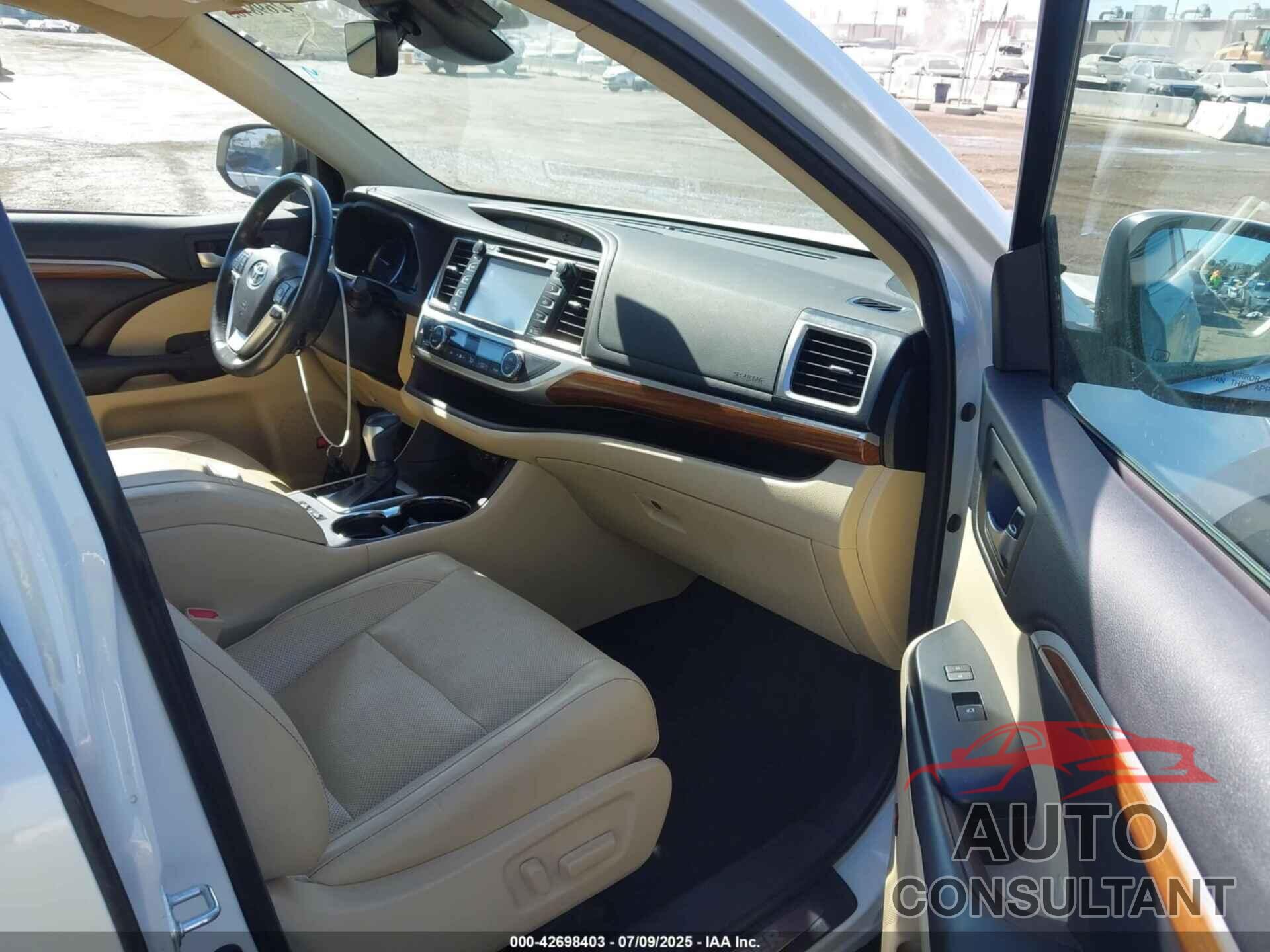 TOYOTA HIGHLANDER 2018 - 5TDYZRFH7JS264597