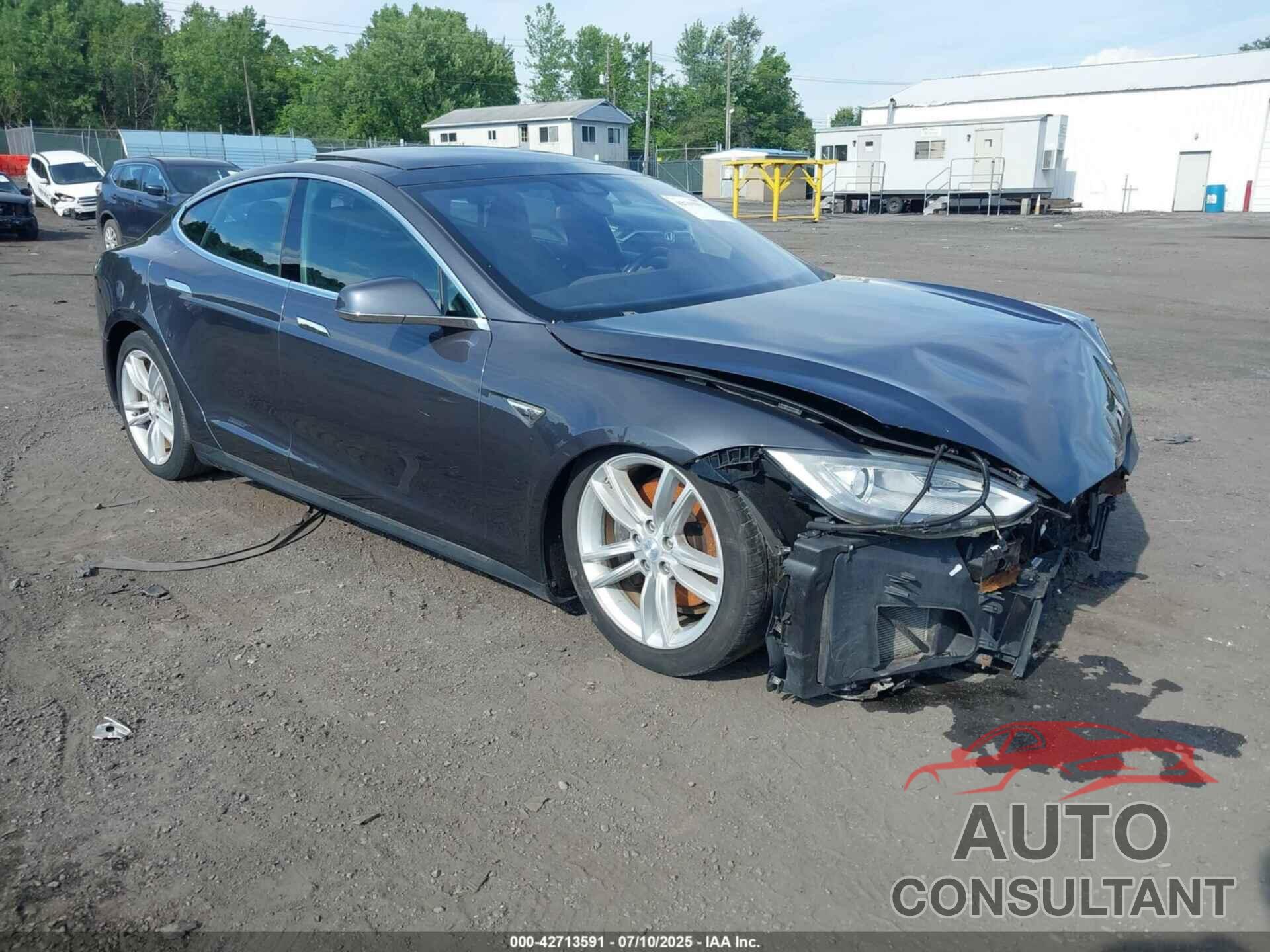 TESLA MODEL S 2015 - 5YJSA1E20FF110711