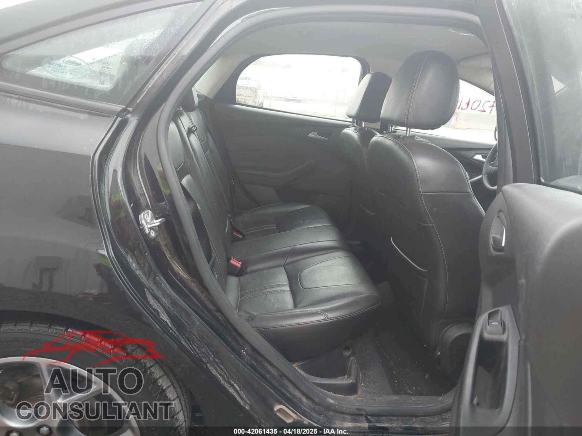 FORD FOCUS 2014 - 1FADP3F27EL420910