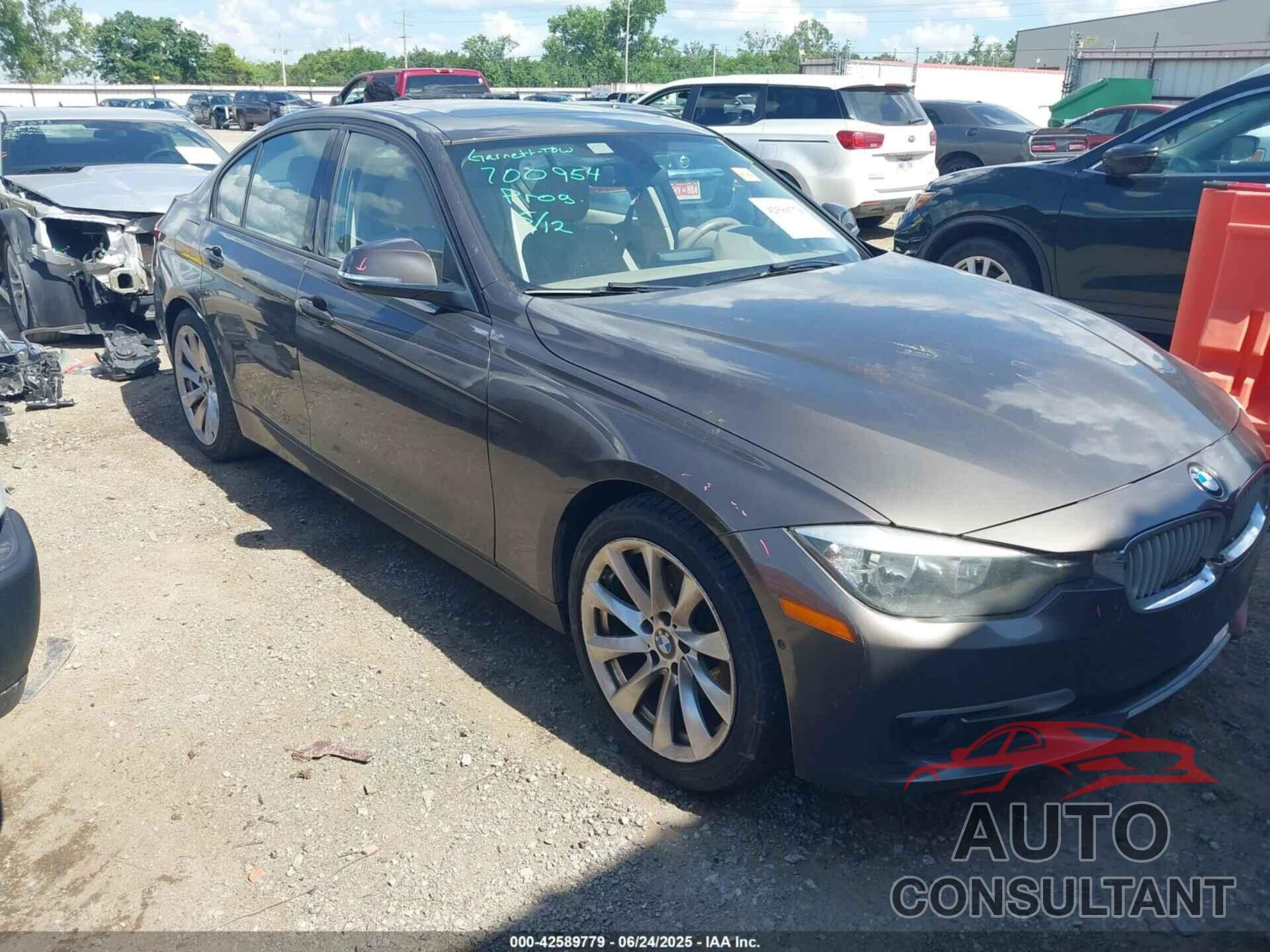 BMW 328I 2013 - WBA3A5G58DNP25229