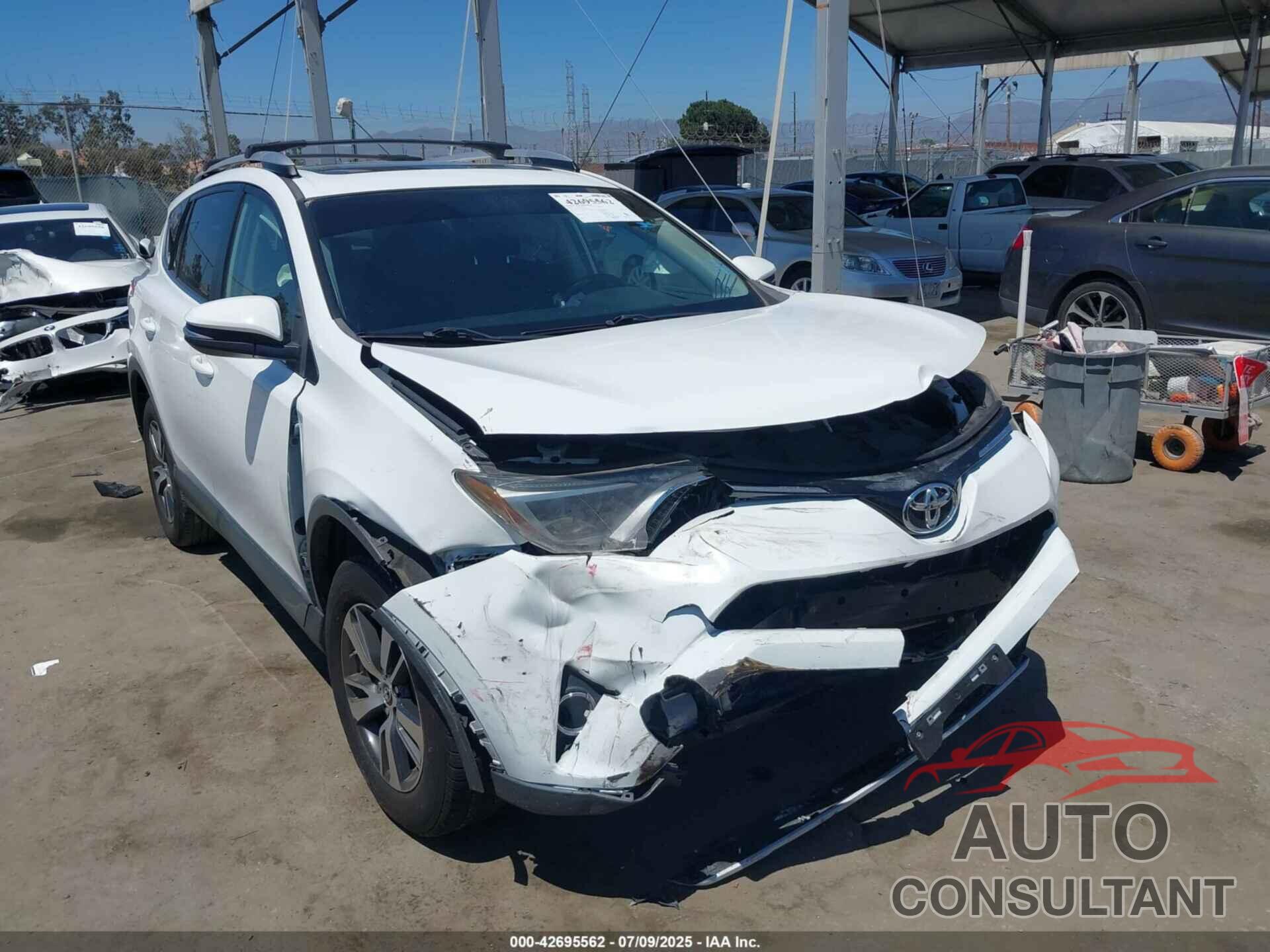 TOYOTA RAV4 2016 - JTMWFREV0GD086544