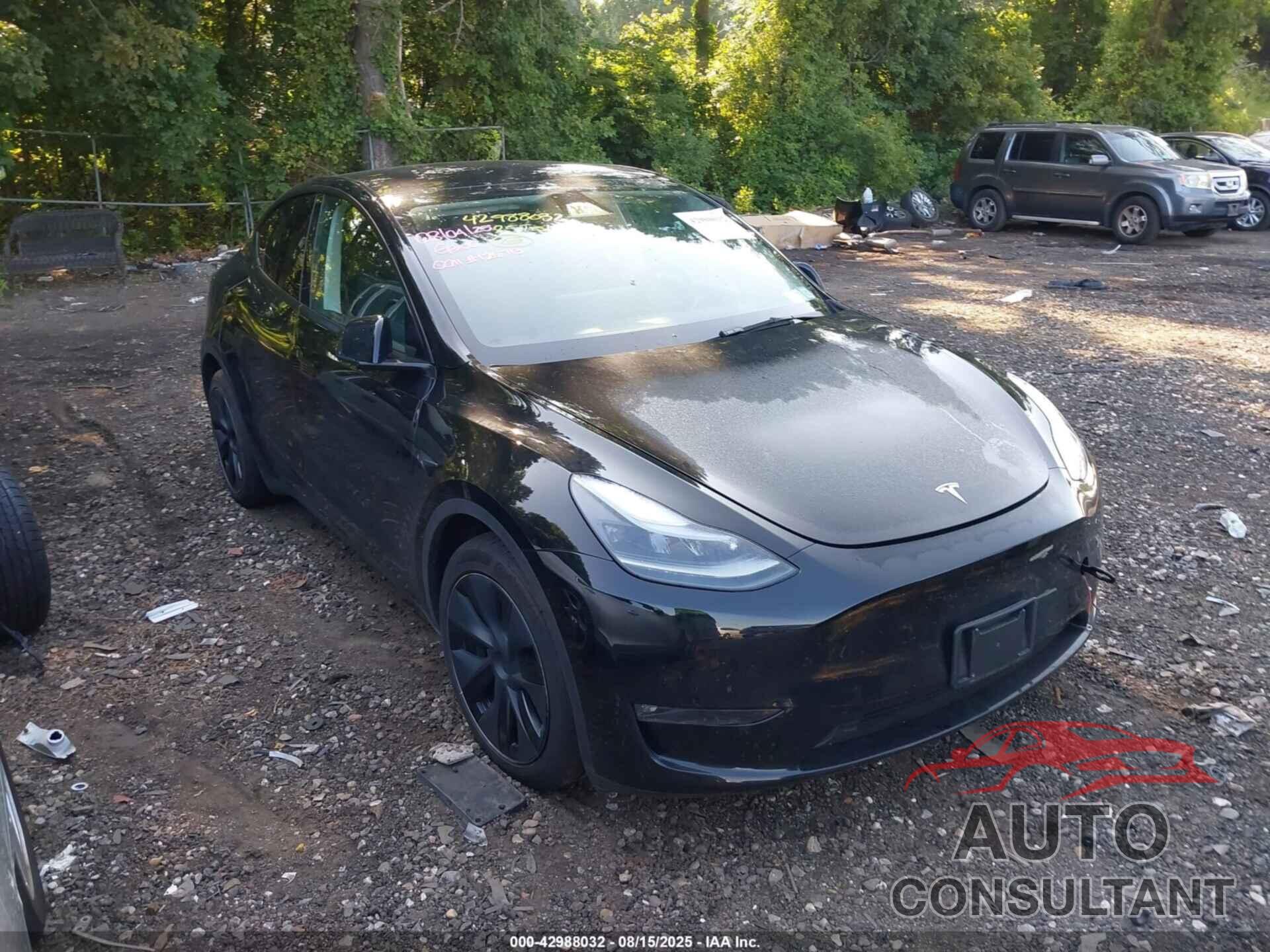 TESLA MODEL Y 2025 - 7SAYGAEE8SF288835
