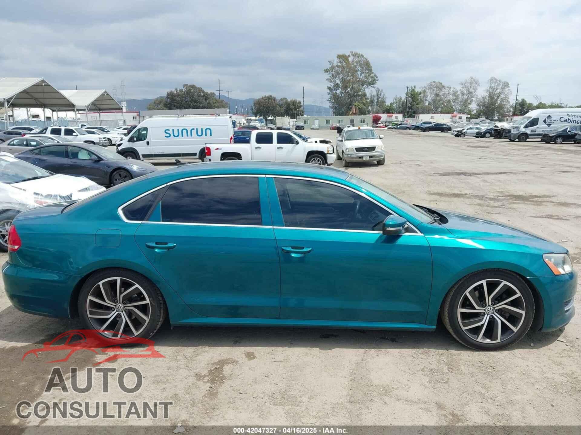 VOLKSWAGEN PASSAT 2014 - 1VWBN7A32EC043821