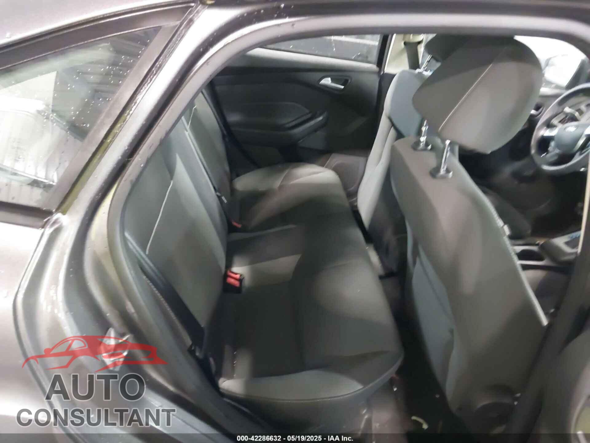 FORD FOCUS 2012 - 1FAHP3F21CL408430