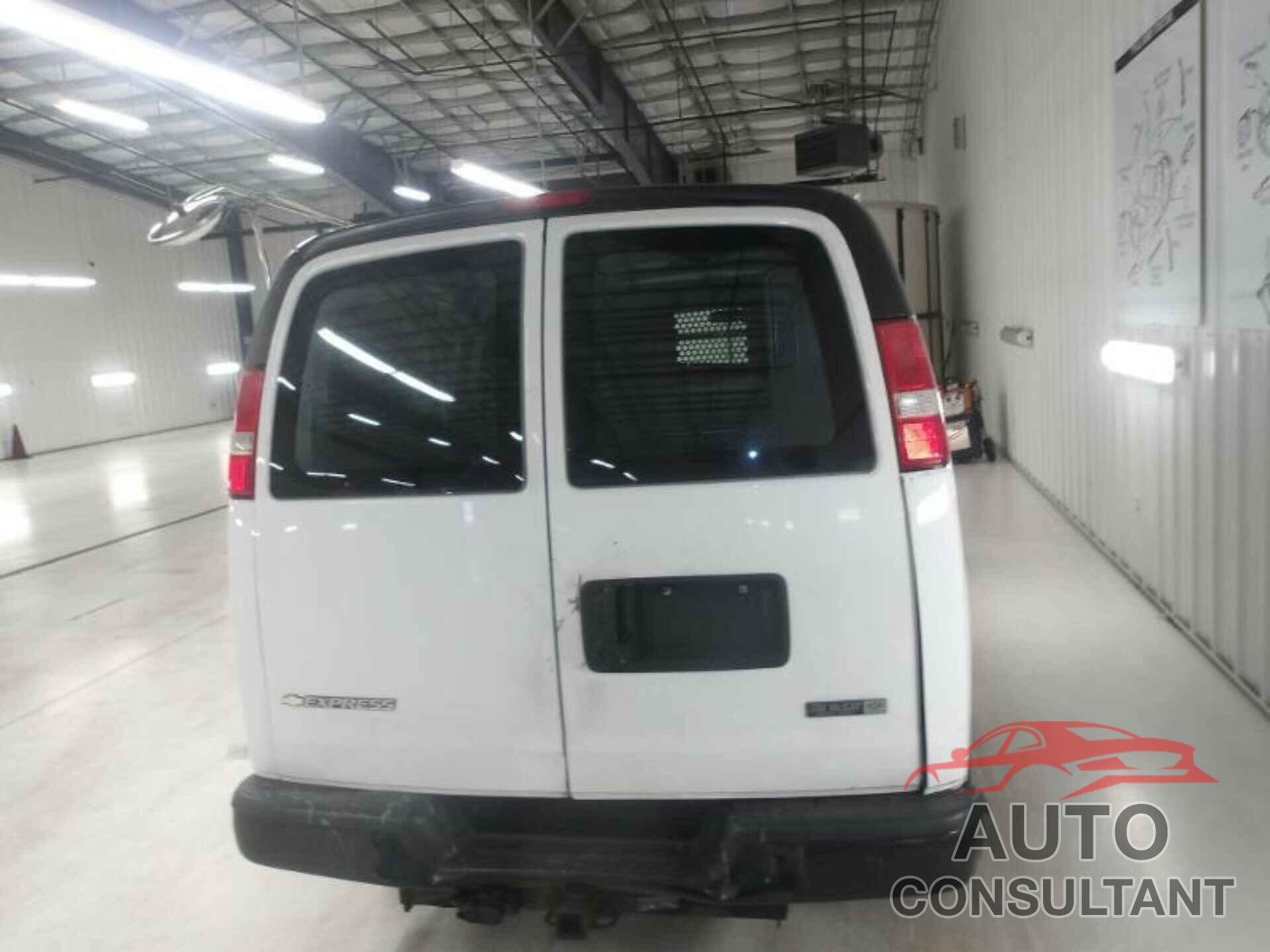 CHEVROLET EXPRESS G2500 2017 - 1GCWGAFGXH1272979