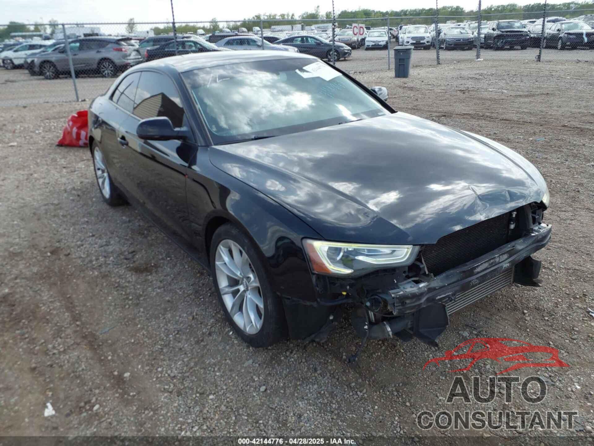 AUDI A5 2013 - WAUVFAFR2DA000742