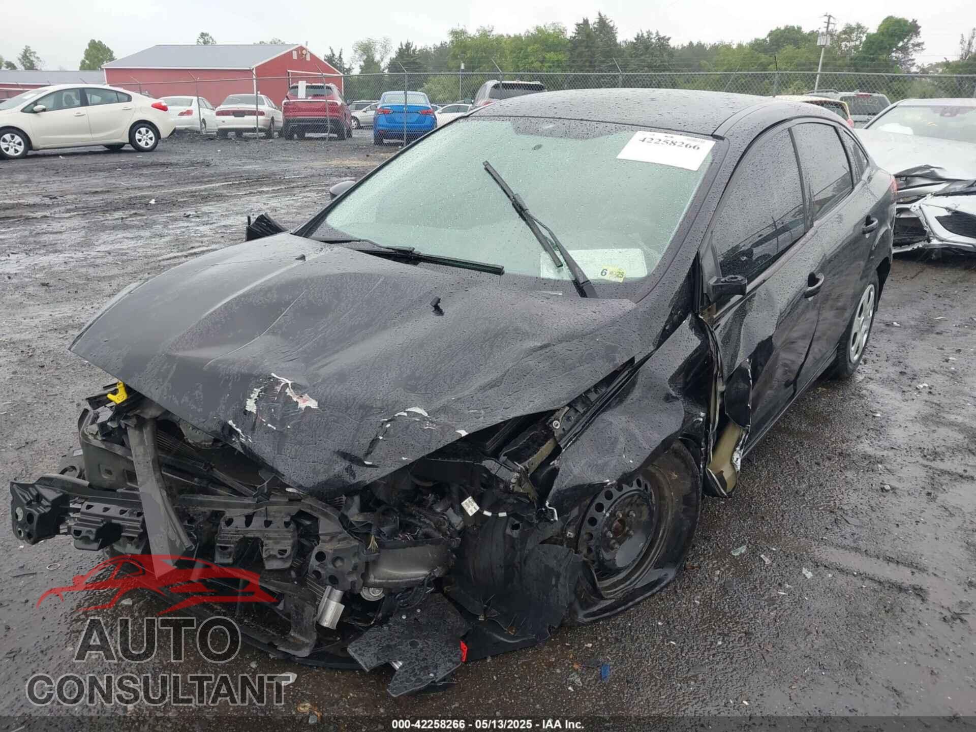 FORD FOCUS 2017 - 1FADP3E27HL201371