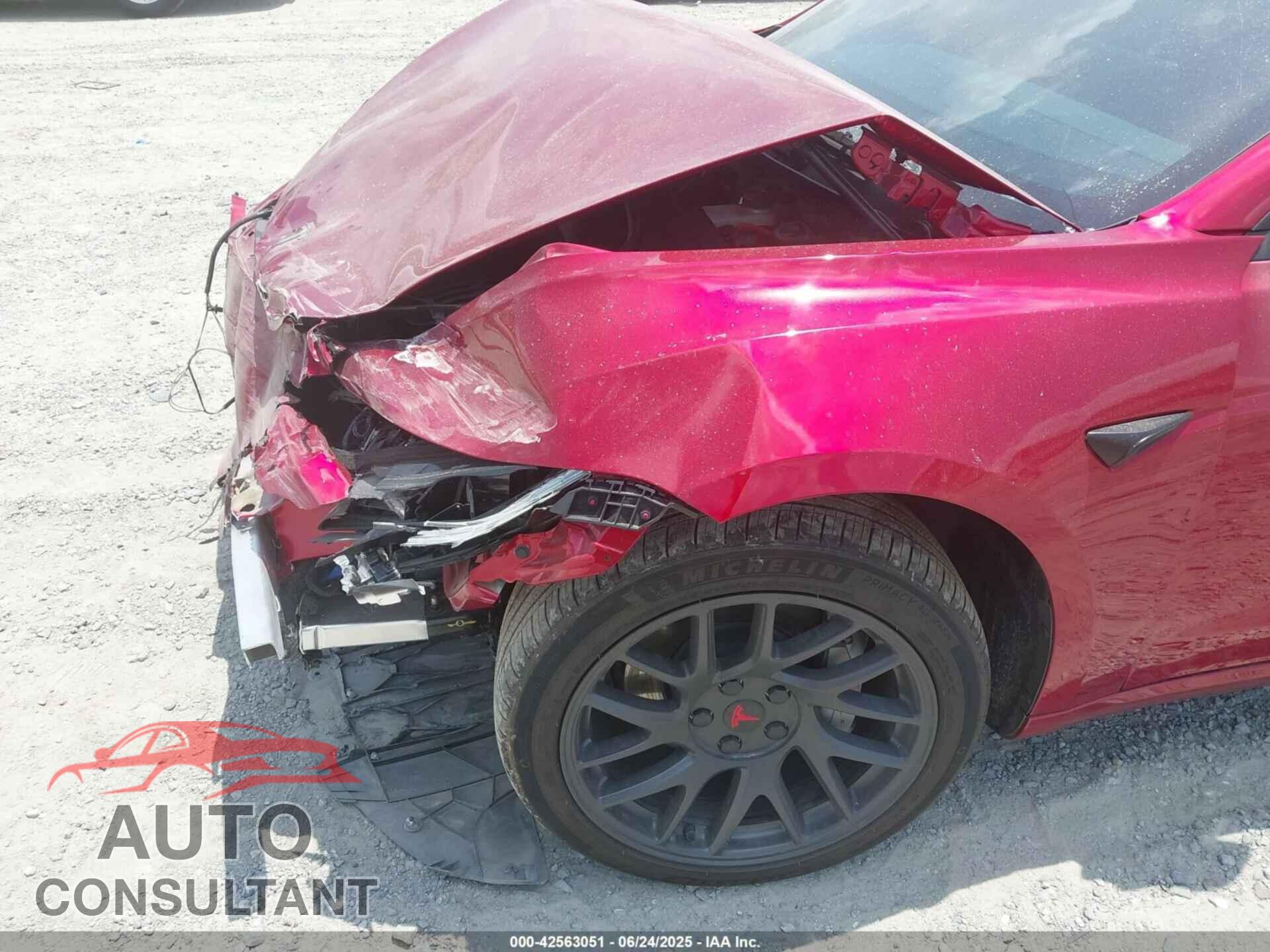 TESLA MODEL 3 2024 - 5YJ3E1EA4RF844496