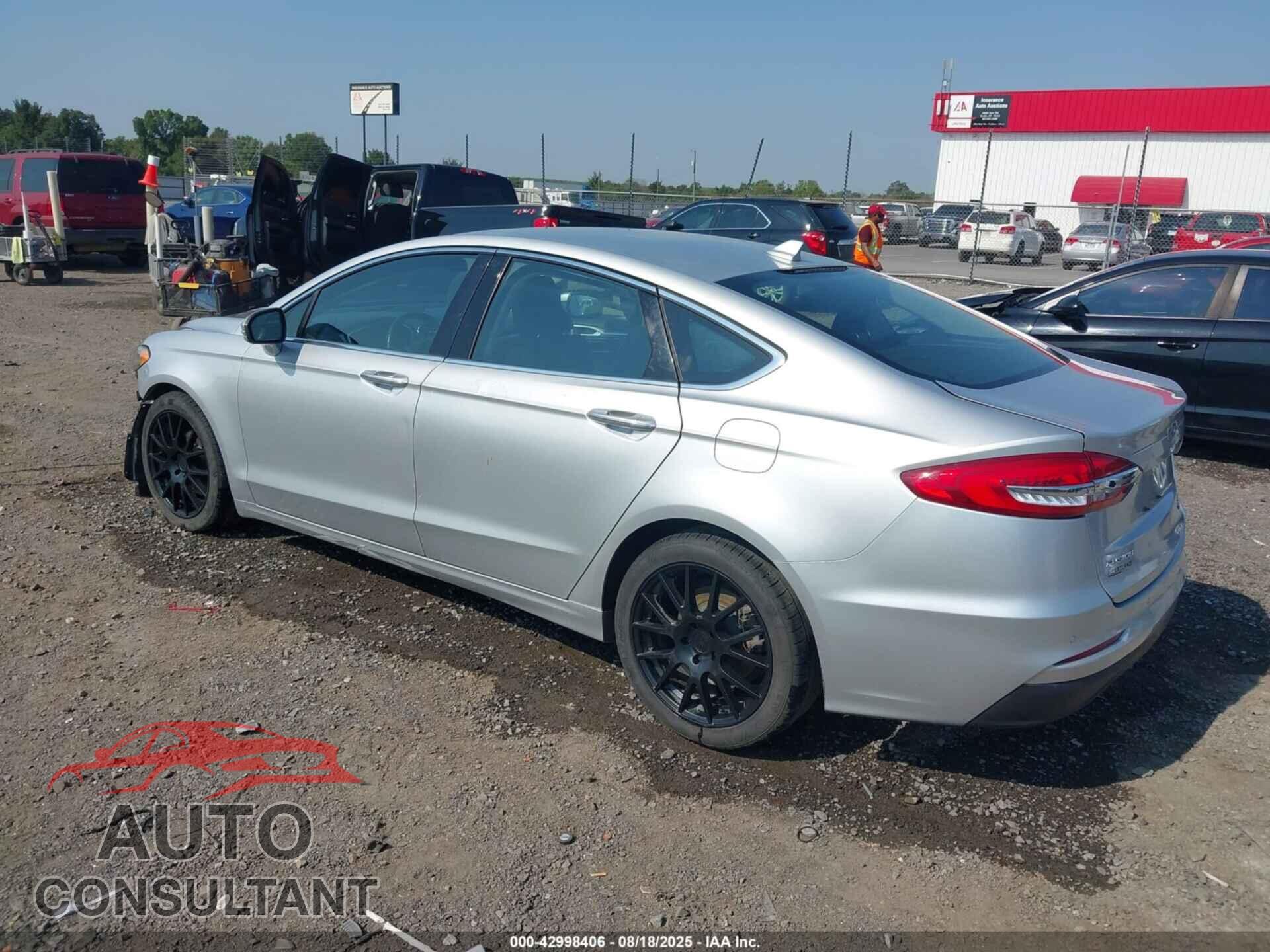 FORD FUSION 2019 - 3FA6P0CD0KR237438