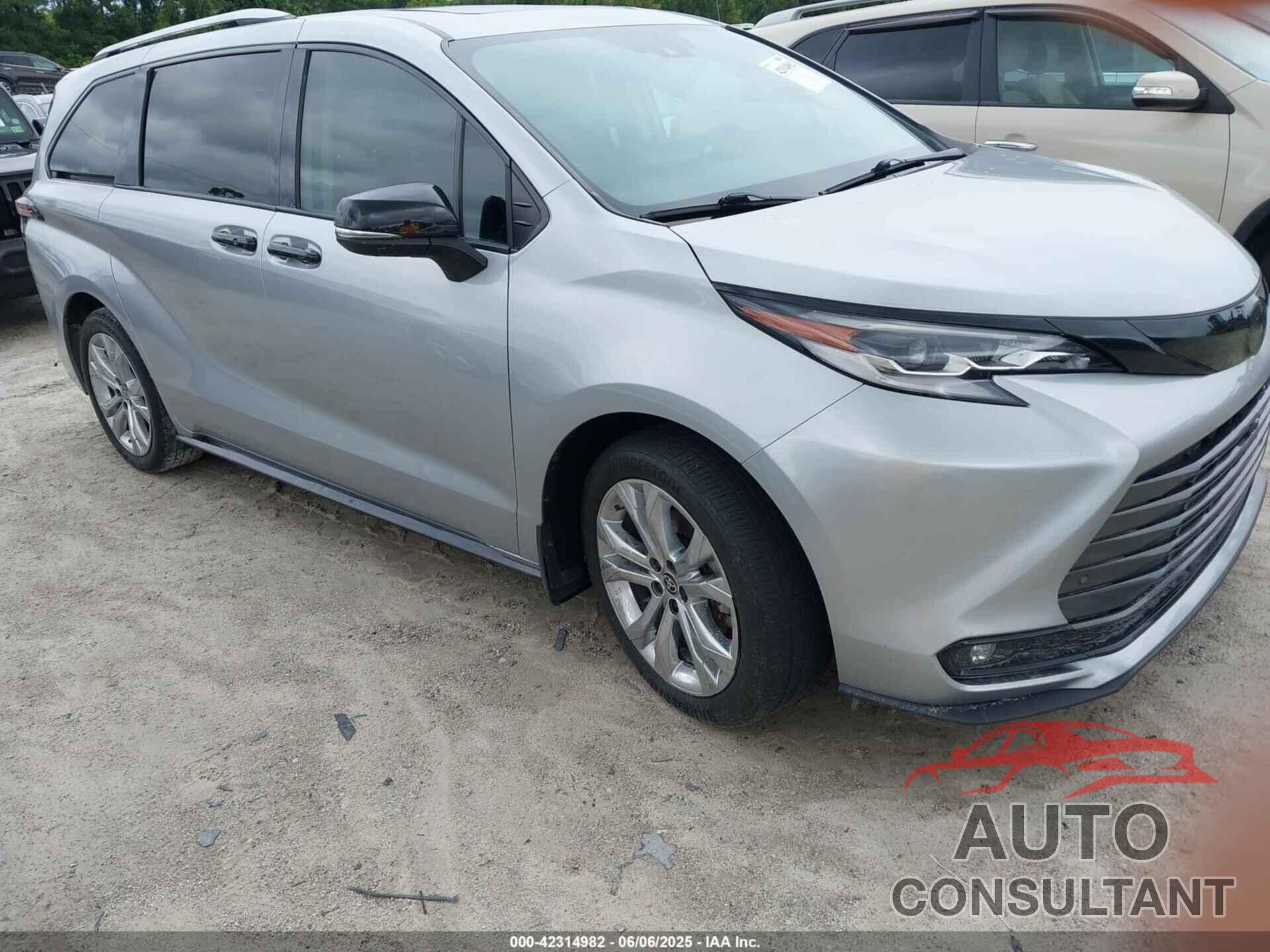 TOYOTA SIENNA 2022 - 5TDERKEC2NS079895