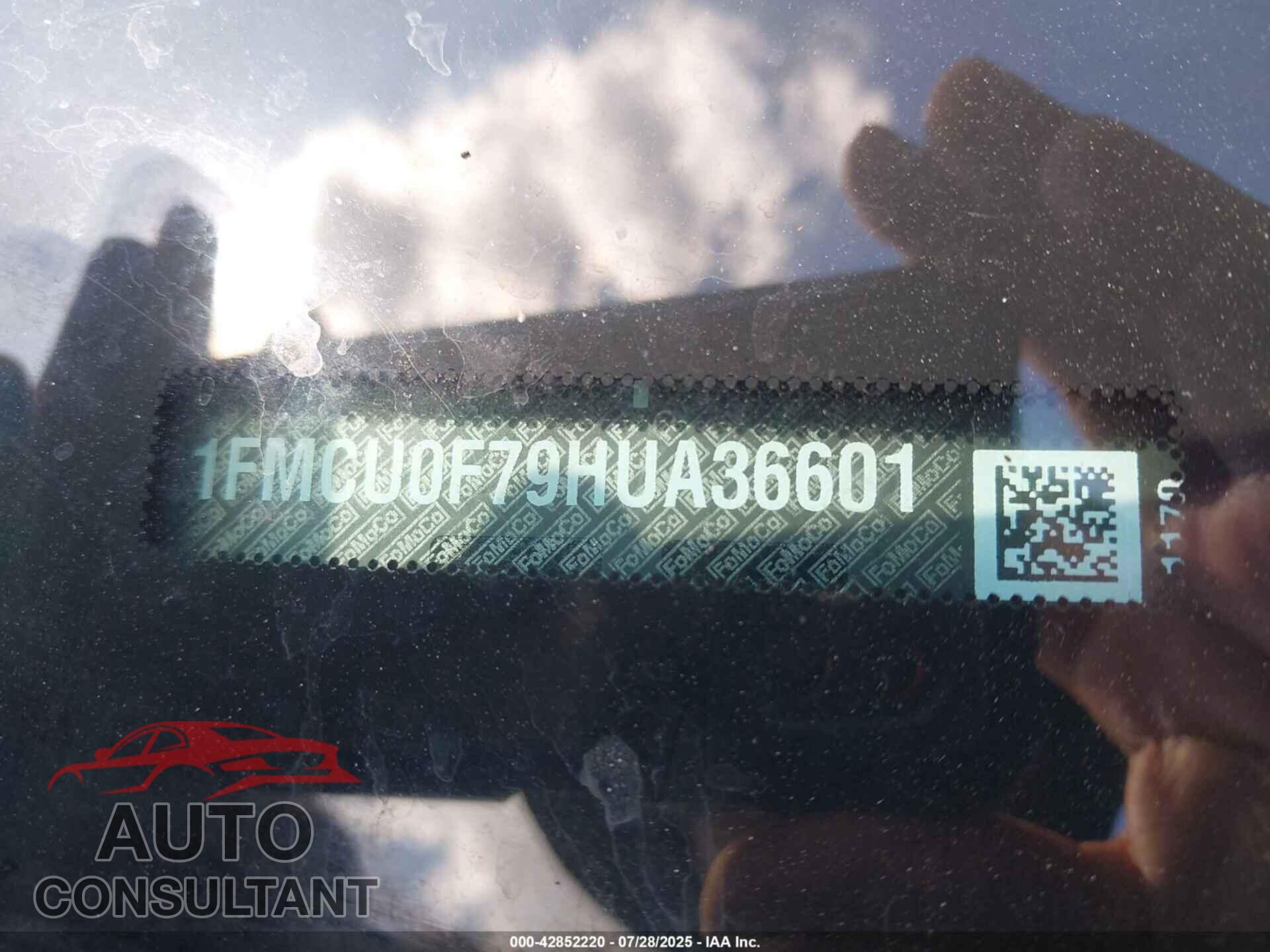 FORD ESCAPE 2017 - 1FMCU0F79HUA36601