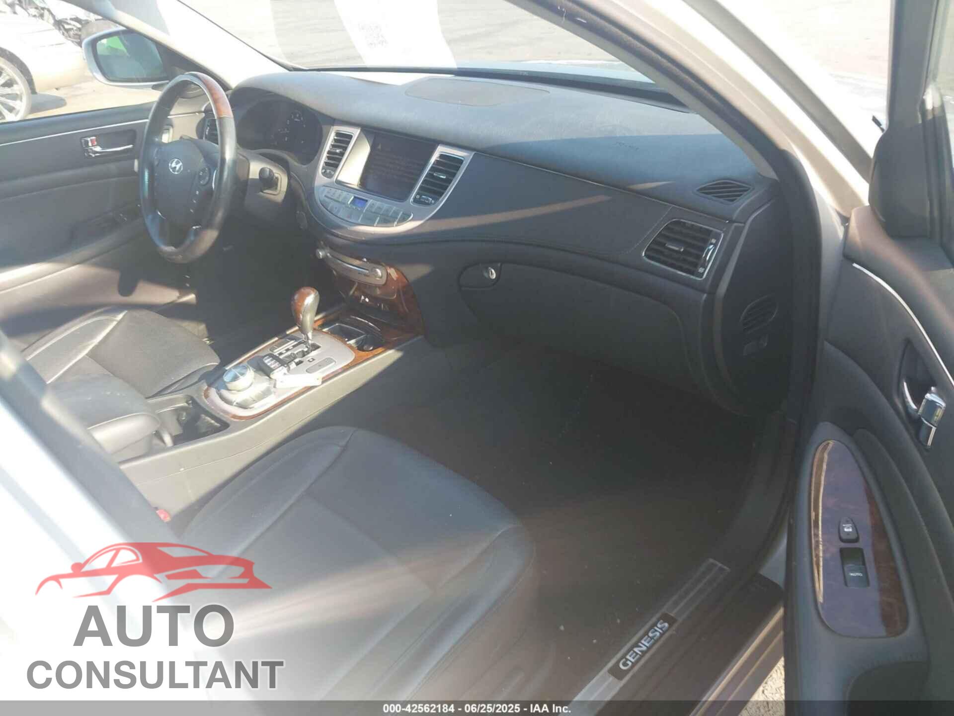 HYUNDAI GENESIS 2011 - KMHGC4DF7BU120736