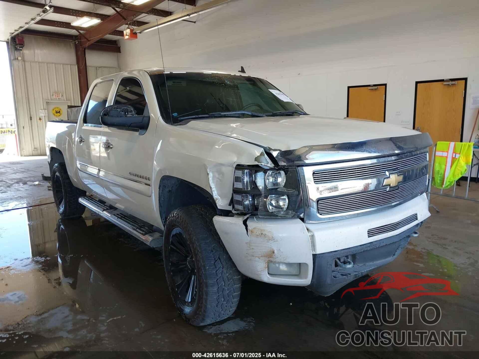 CHEVROLET SILVERADO 1500 2011 - 3GCPKTE32BG338186