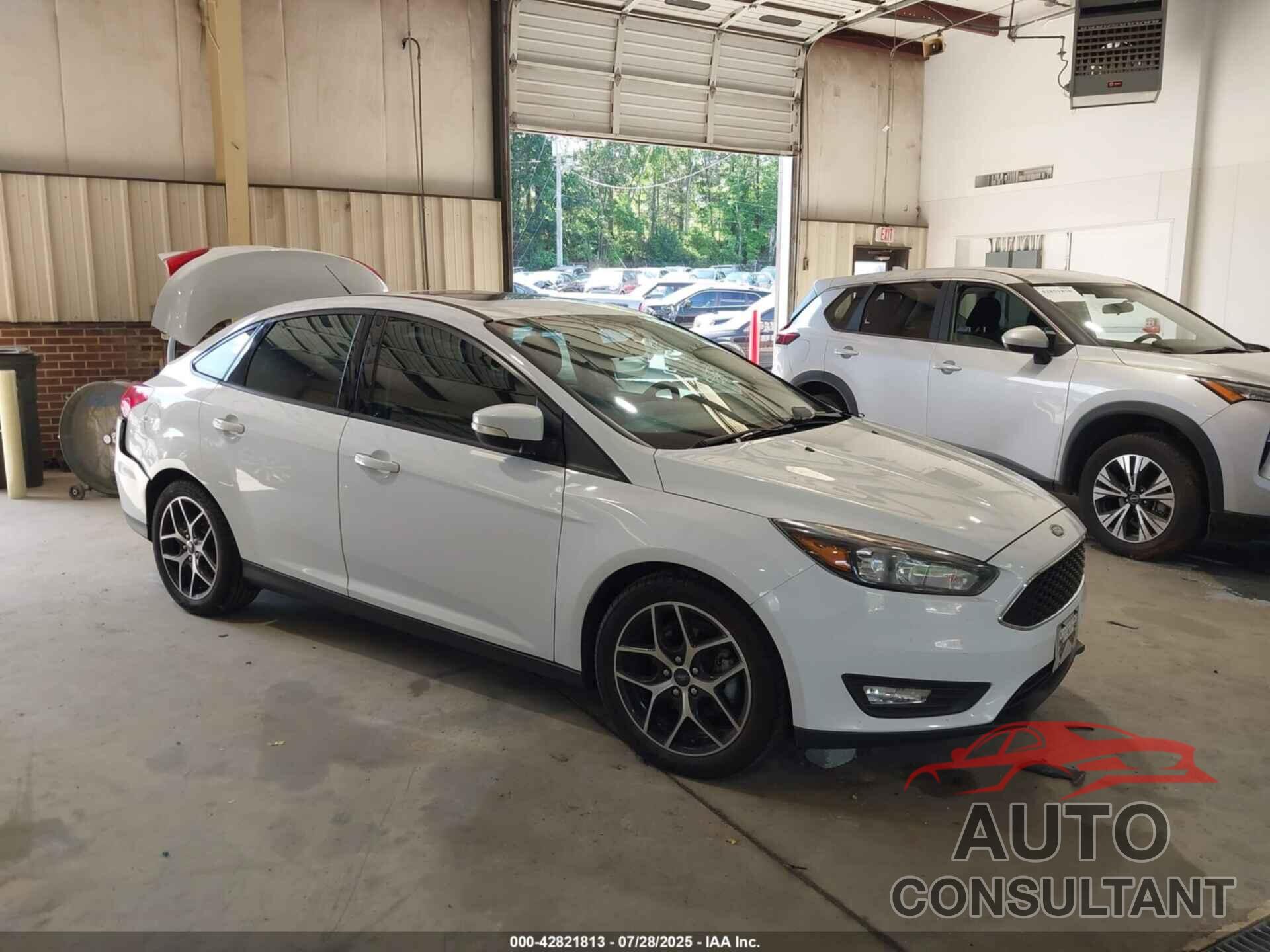 FORD FOCUS 2018 - 1FADP3H26JL299164
