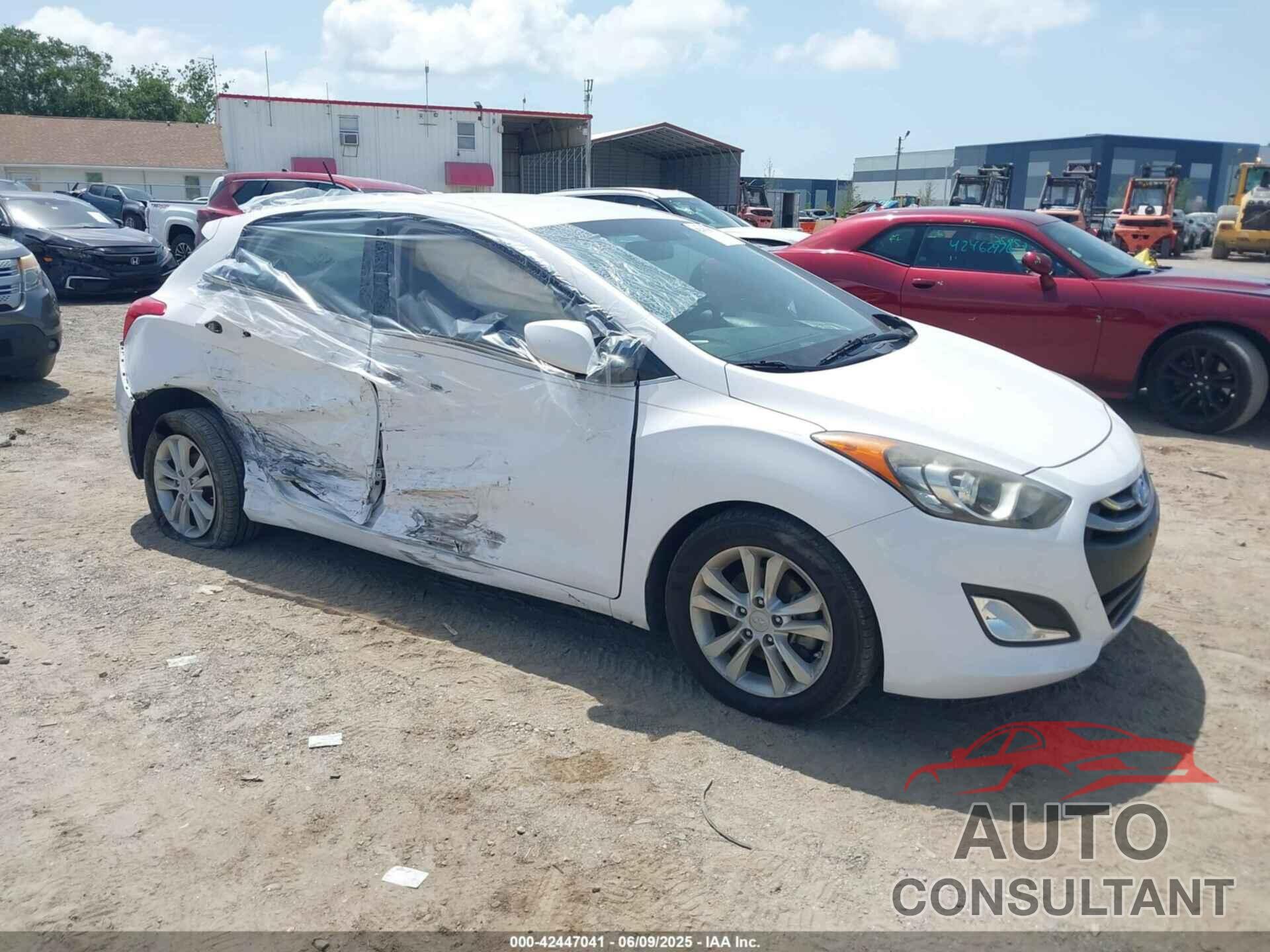 HYUNDAI ELANTRA GT 2014 - KMHD35LH1EU209394