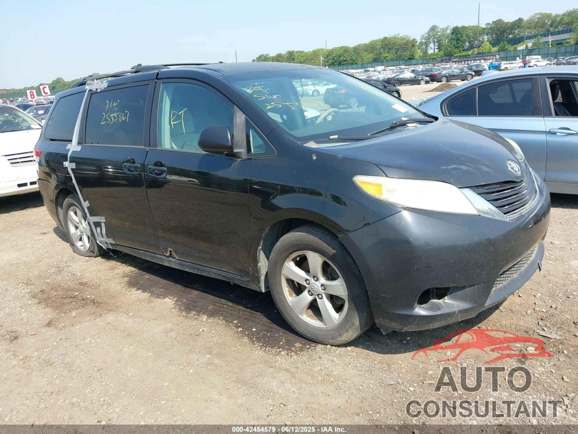 TOYOTA SIENNA 2011 - 5TDKK3DC1BS107728